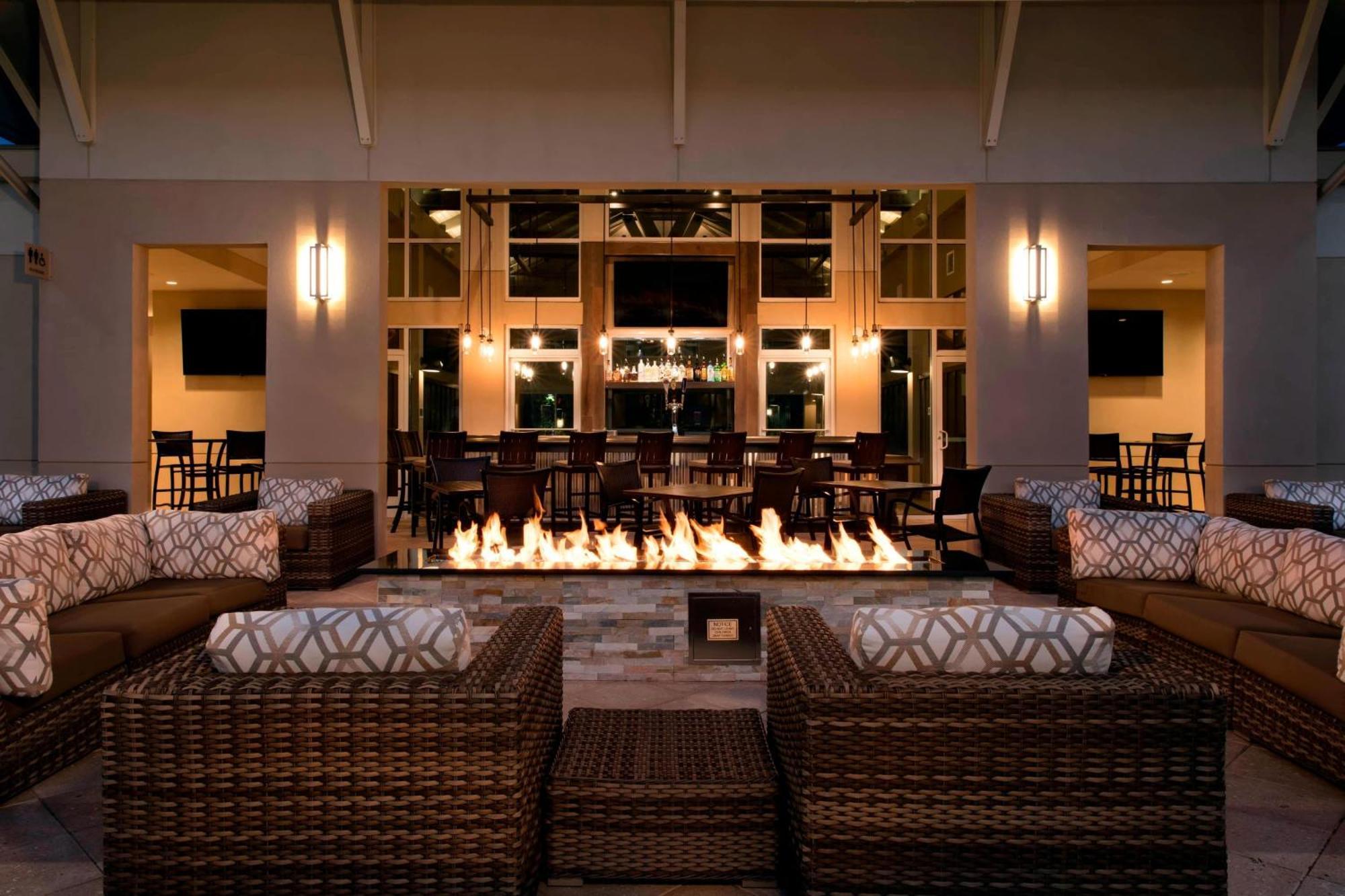 Towneplace Orlando At Flamingo Crossings Town Center/western Entrance Bay Lake