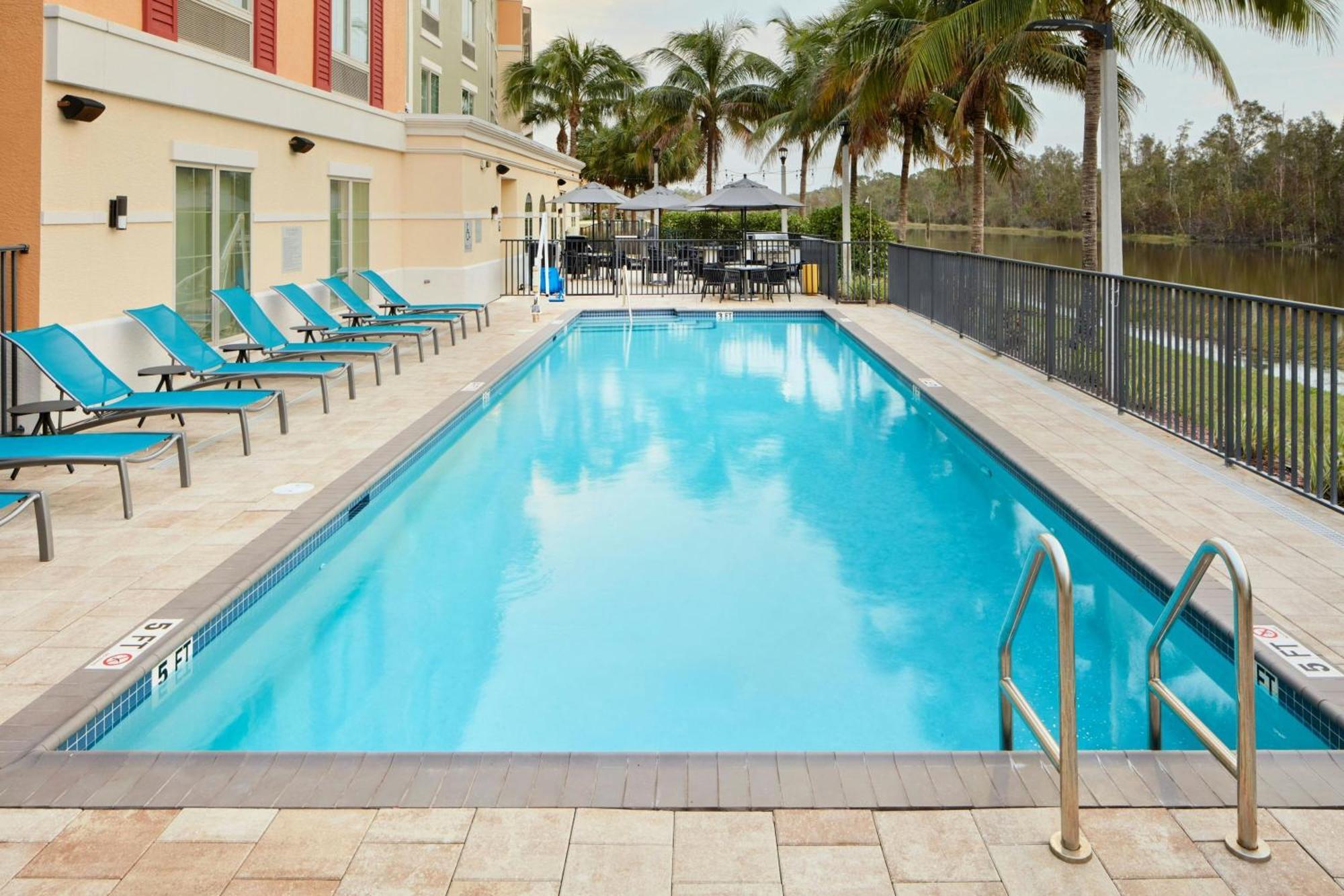 Towneplace By Marriott Myers Hotel