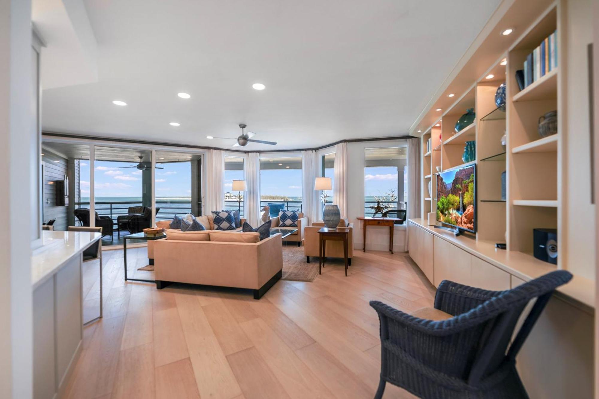 Apartment South Seas Lands End 1617 *