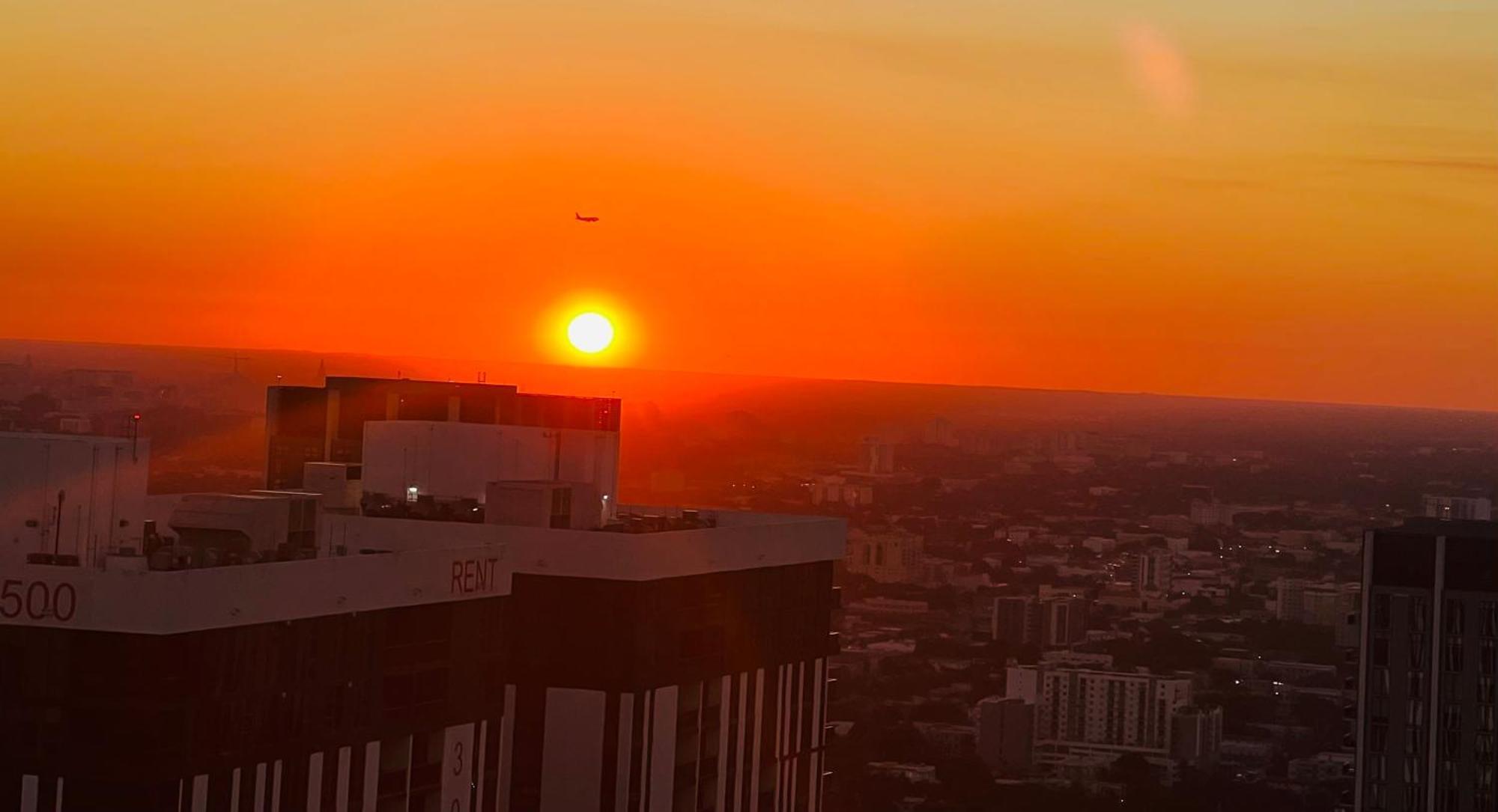 Apartment Magic Amazing Balcony Ocean & City, View Pool,spa Resort,heart Of Downtown,wow! *