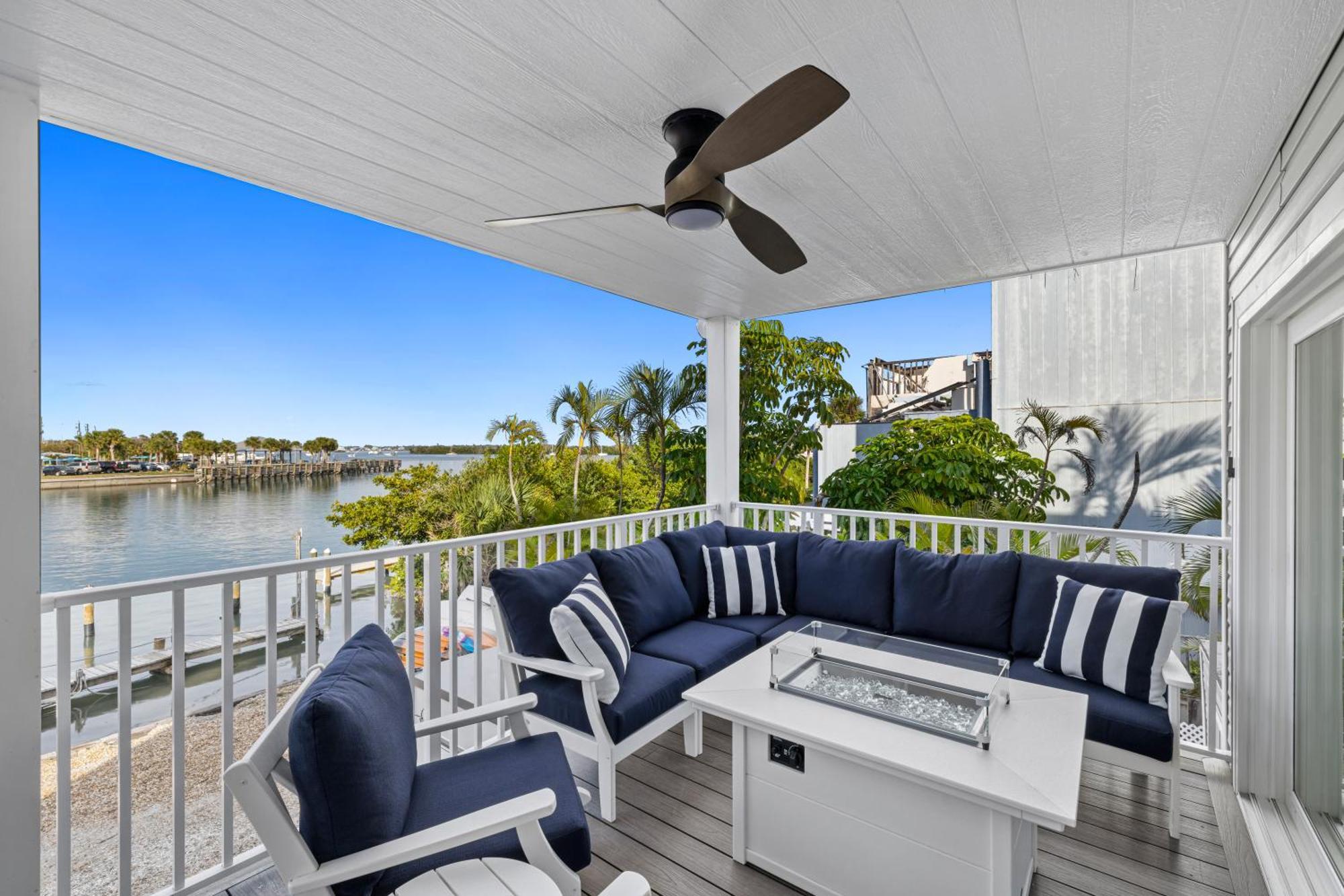 Chadwick Cove Marina Aparthotel