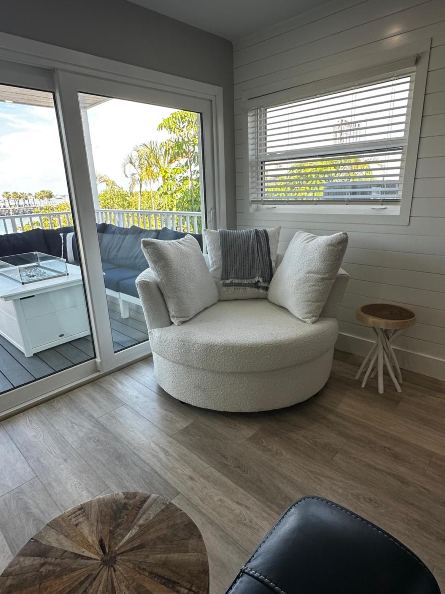Chadwick Cove Marina Aparthotel *