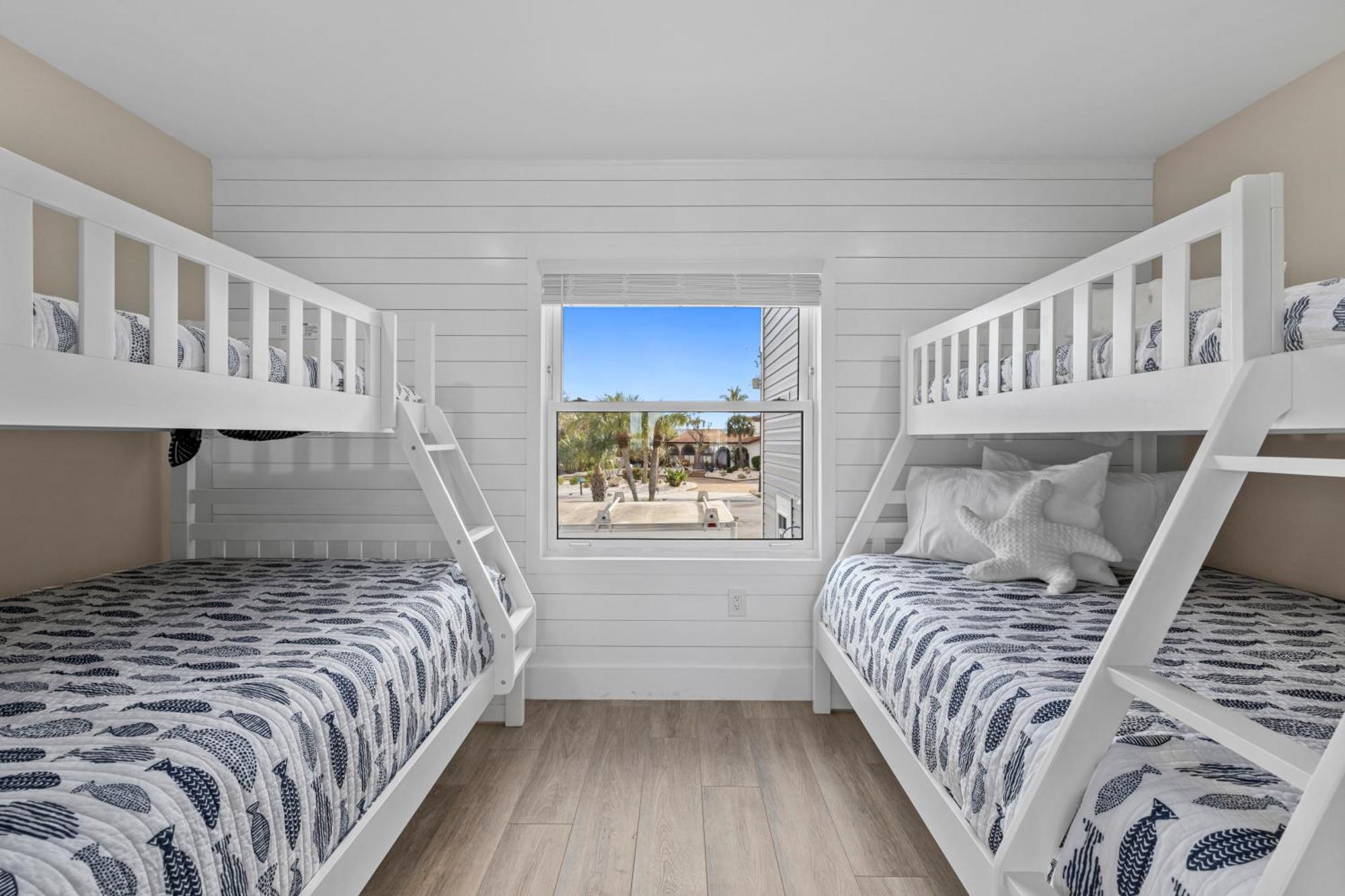 Chadwick Cove Marina Aparthotel *