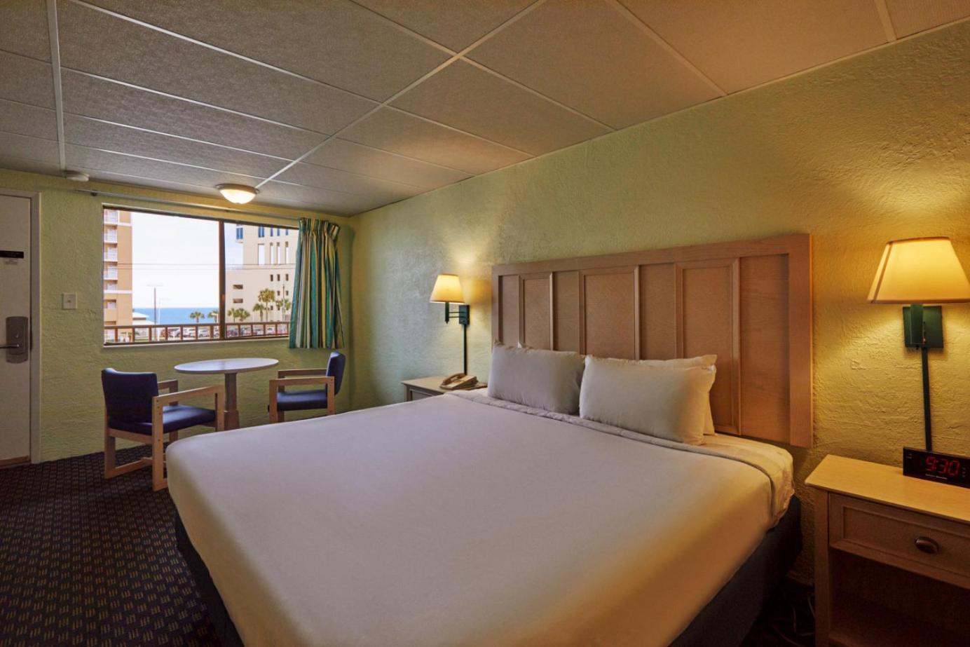 Hotel Palmetto Beachfront Resort, A By The Sea