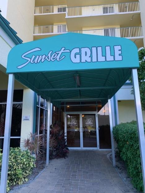 Oceanfront On The Aparthotel Marco Island
