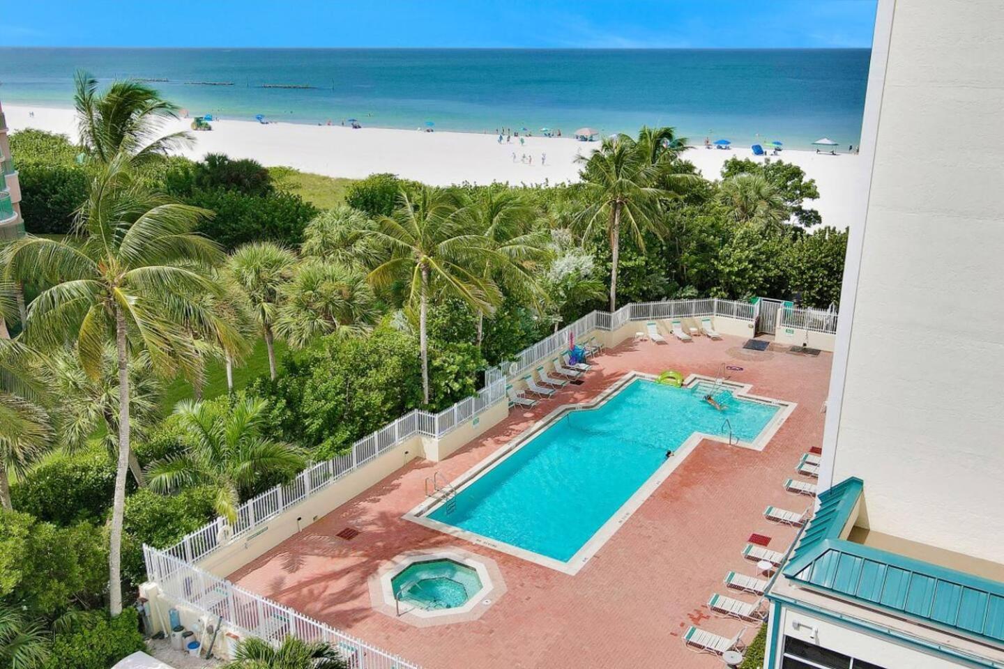 Oceanfront On The * Marco Island