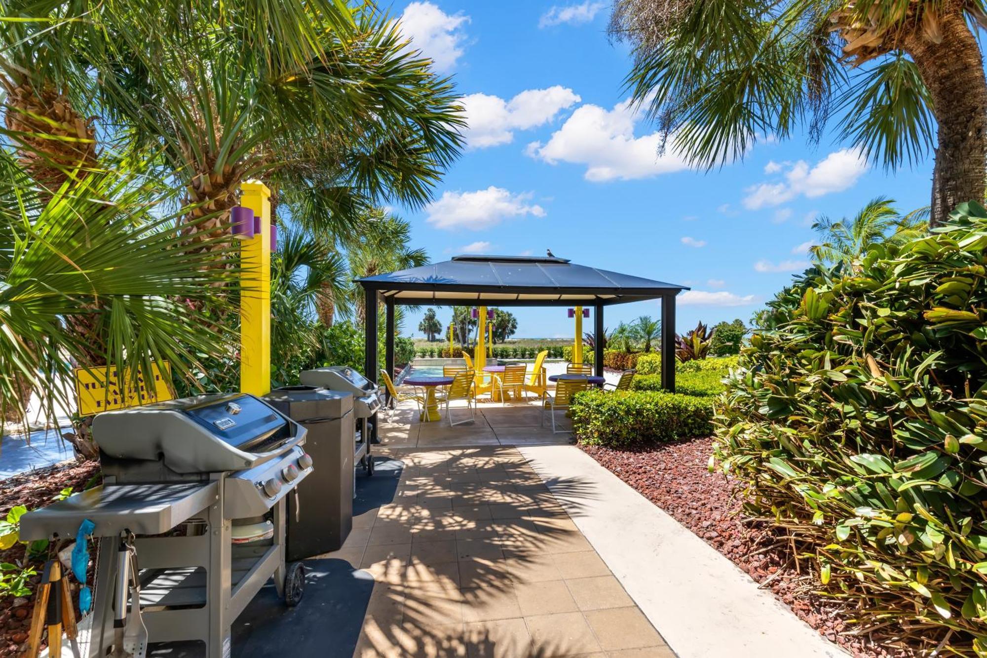 Aparthotel South Oceanfront St. Pete Beach