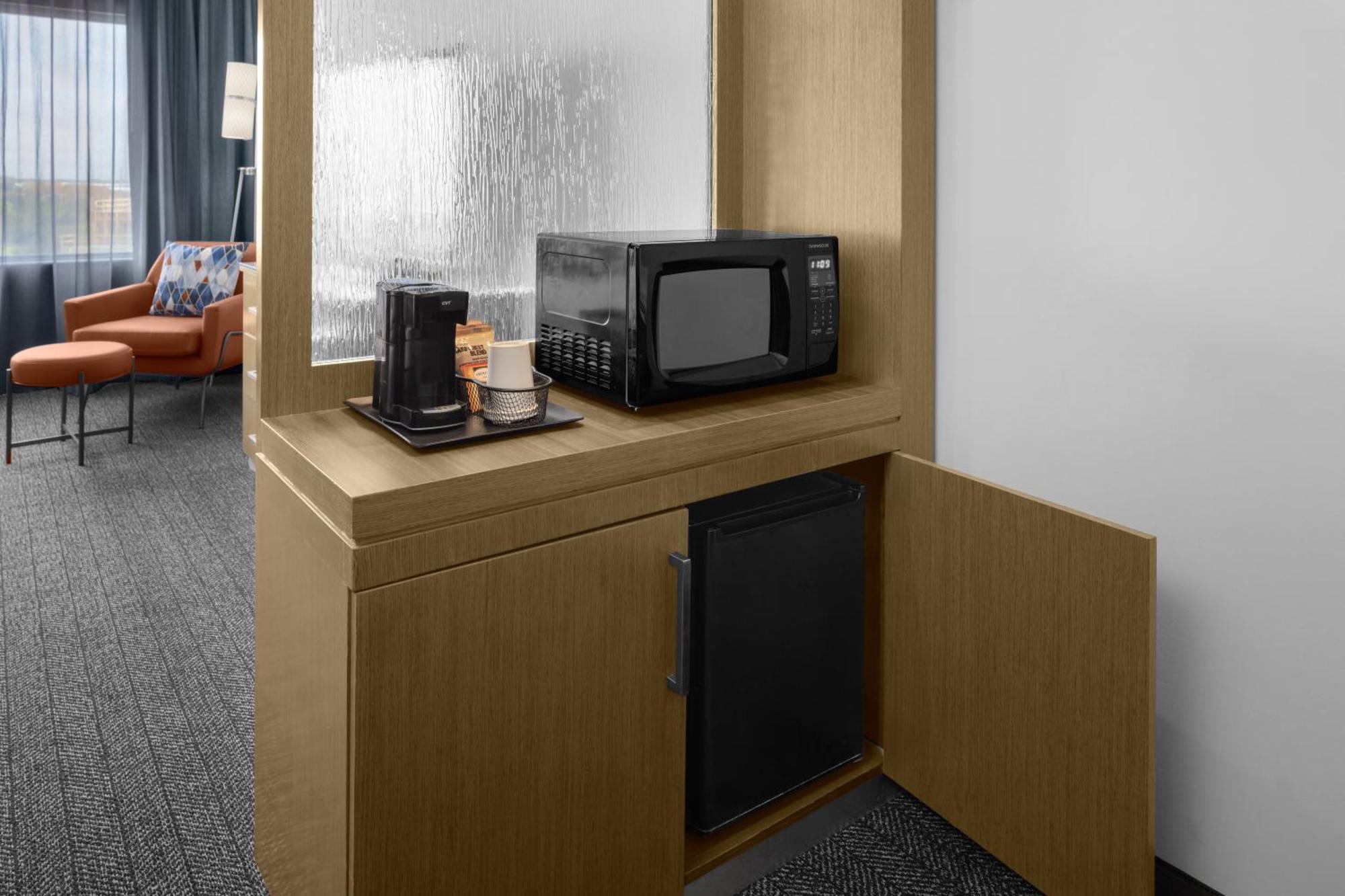 Hotel Courtyard By Marriott Orlando South/grande Lakes Area 2*