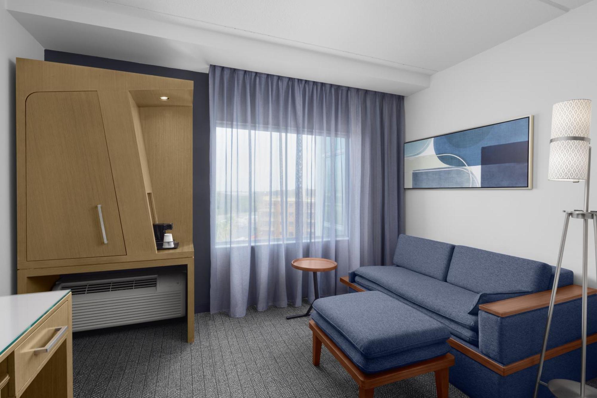 Courtyard By Marriott Orlando South/grande Lakes Area Hotel 2*