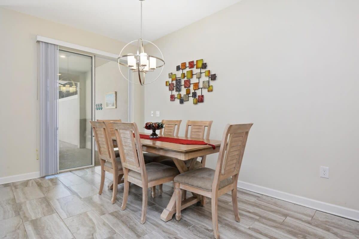 Four Bedrooms With Pool 3079 *