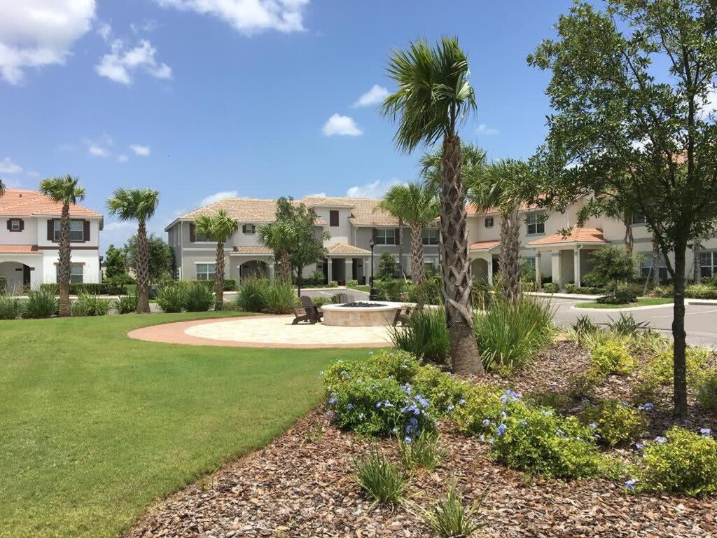 Five Bedrooms With Pool 4851 Holiday home
