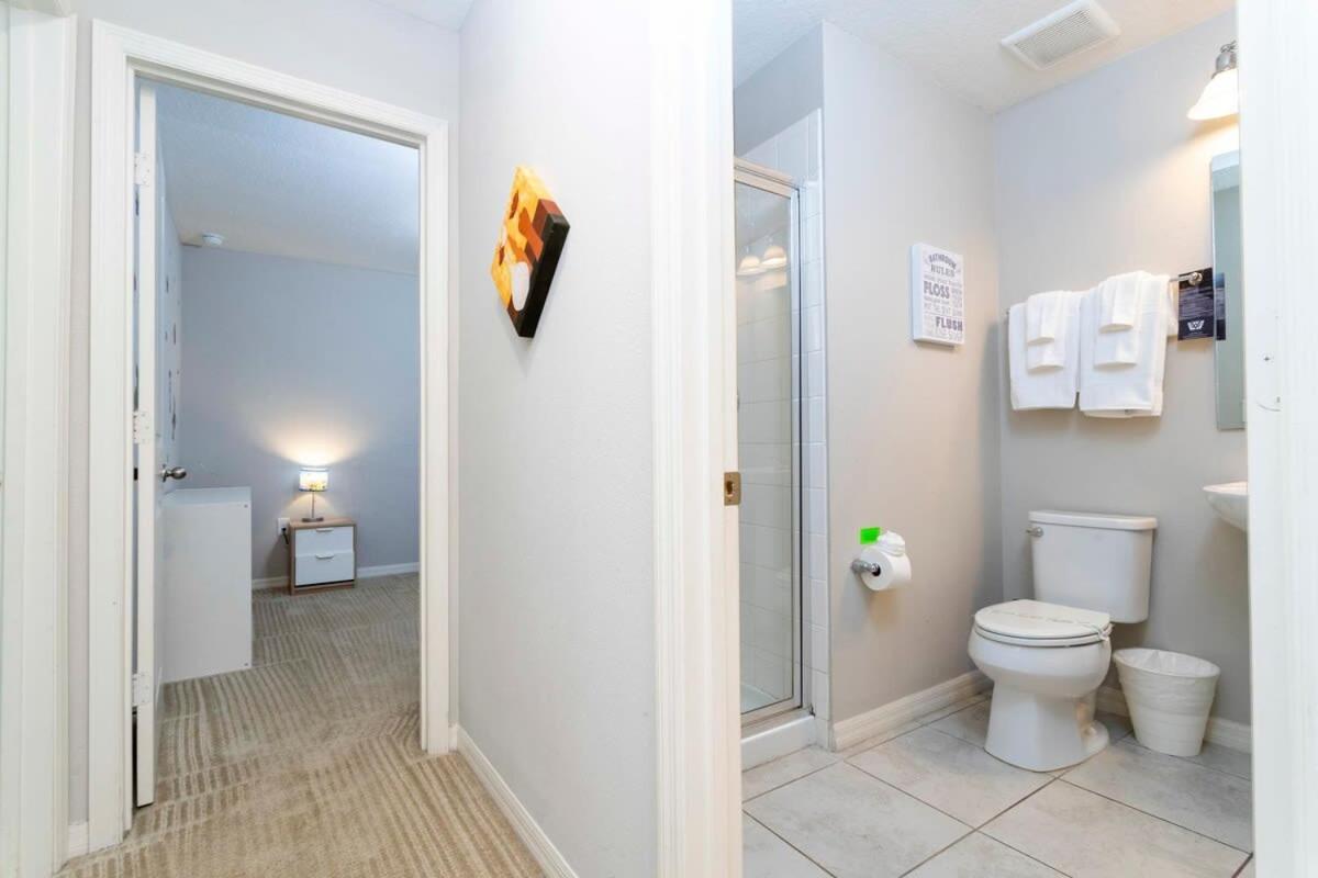 Four Bedrooms At Compass Bay Holiday home