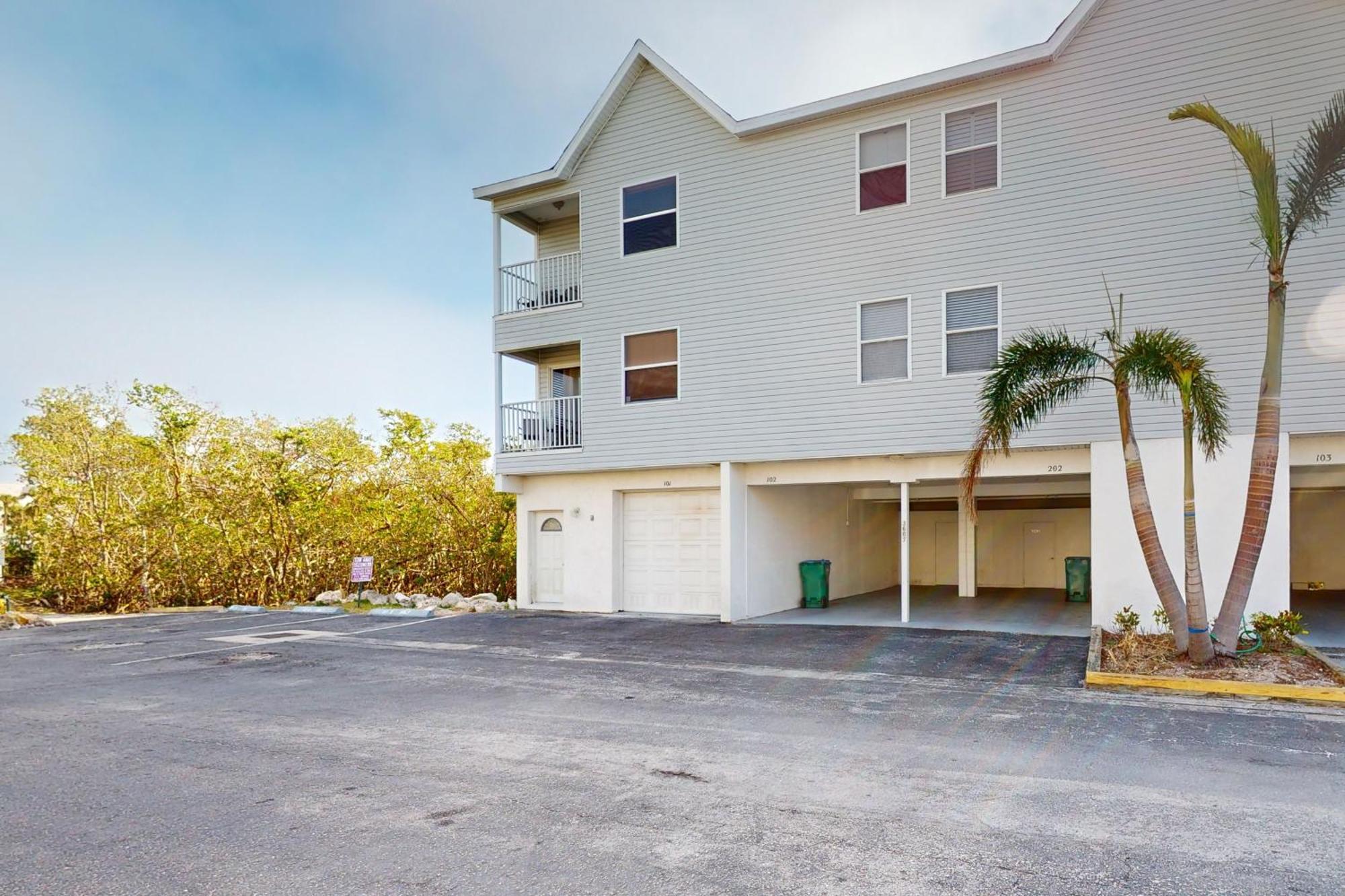 Apartment Sandy Pointe *