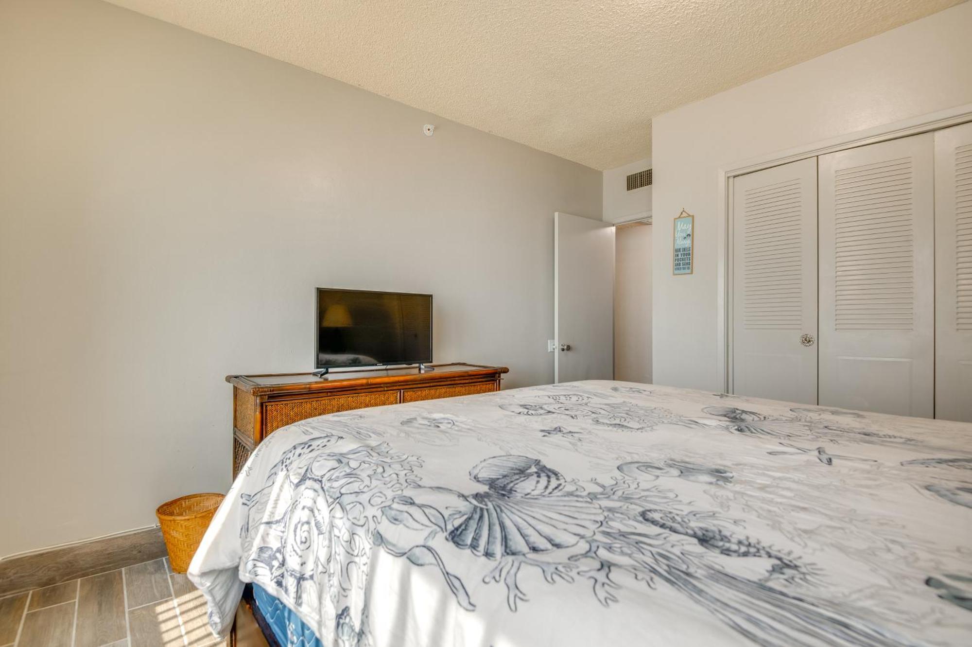 Walk To Shore Satellite With Ocean View Apartment Satellite Beach