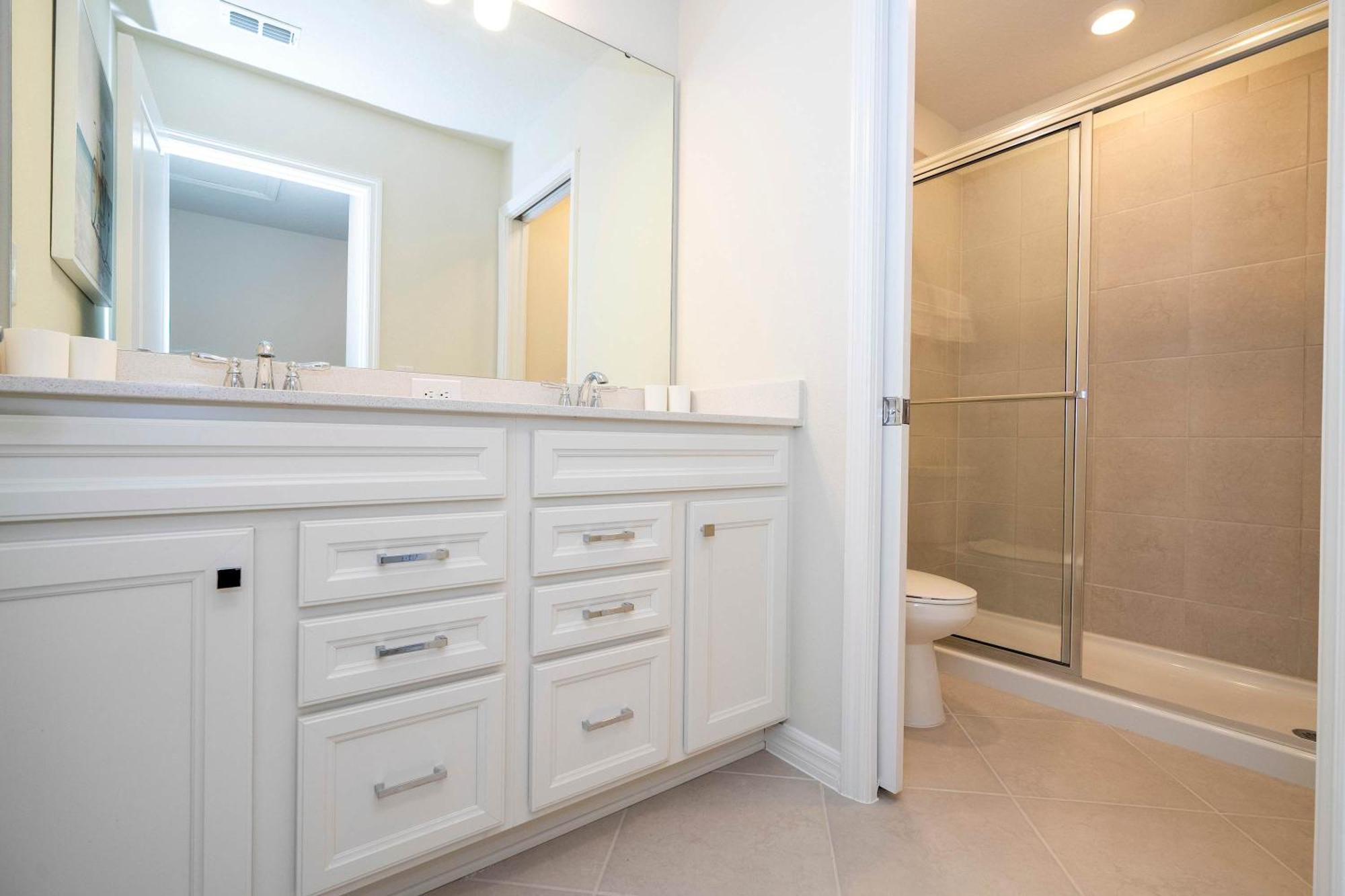 Holiday home Luxury 7bd Close To With Pool And At Windsor Cay 16218