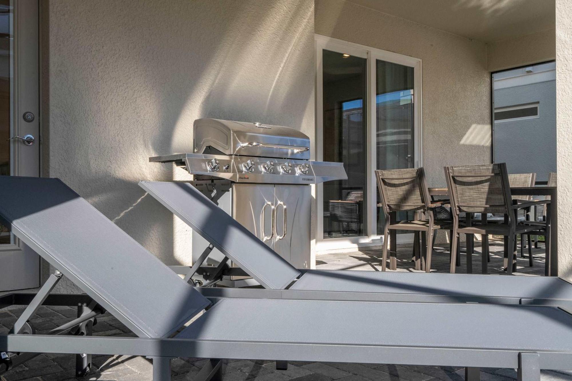 Luxury 7bd Close To With Pool And At Windsor Cay 16218