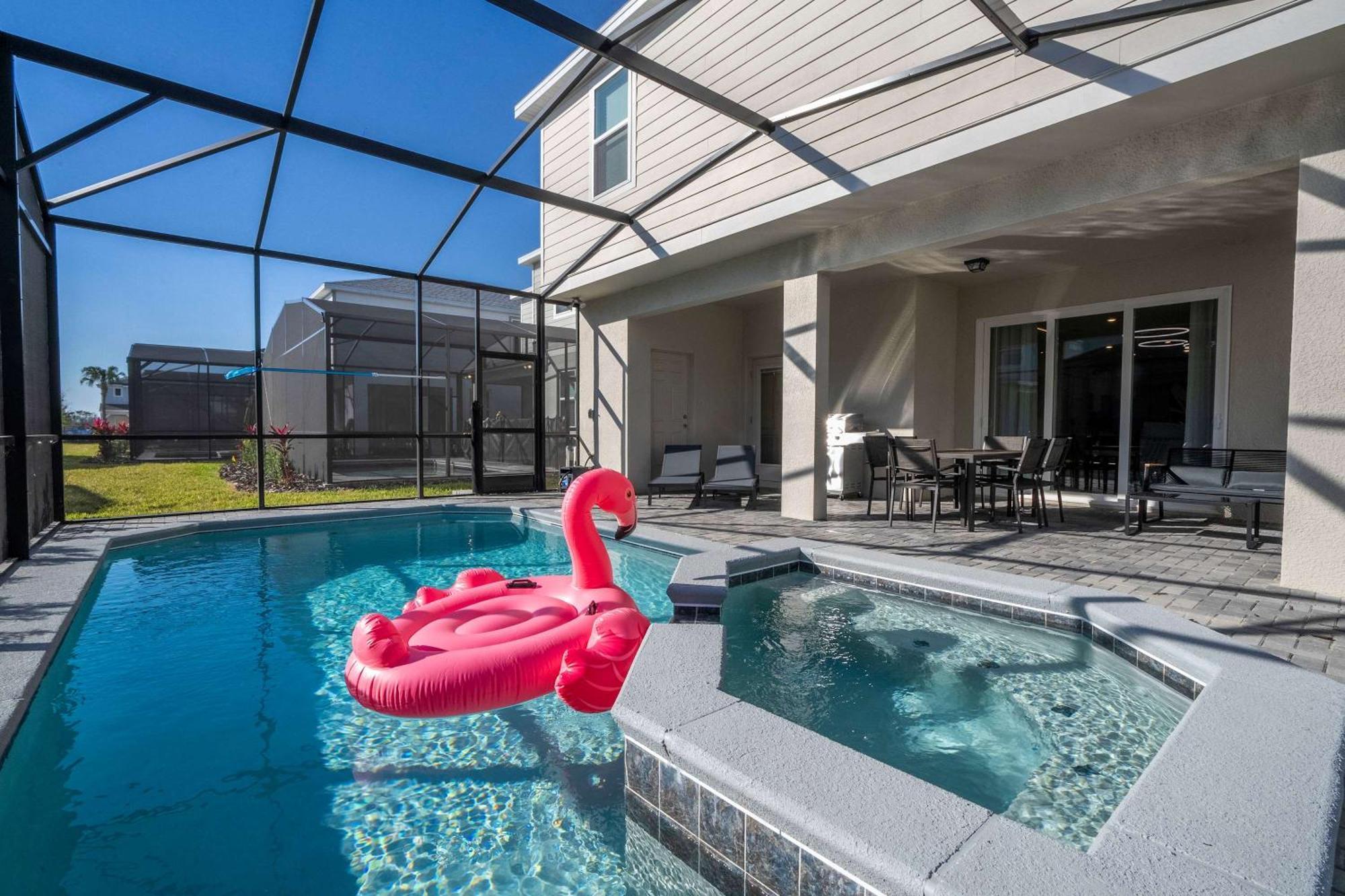Luxury 7bd Close To With Pool And At Windsor Cay 16218 Holiday home