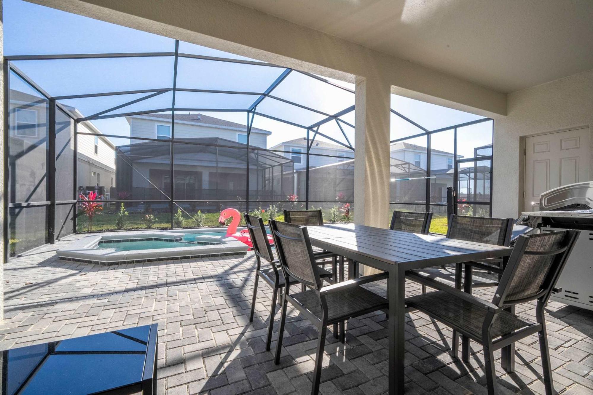 Luxury 7bd Close To With Pool And At Windsor Cay 16218 *