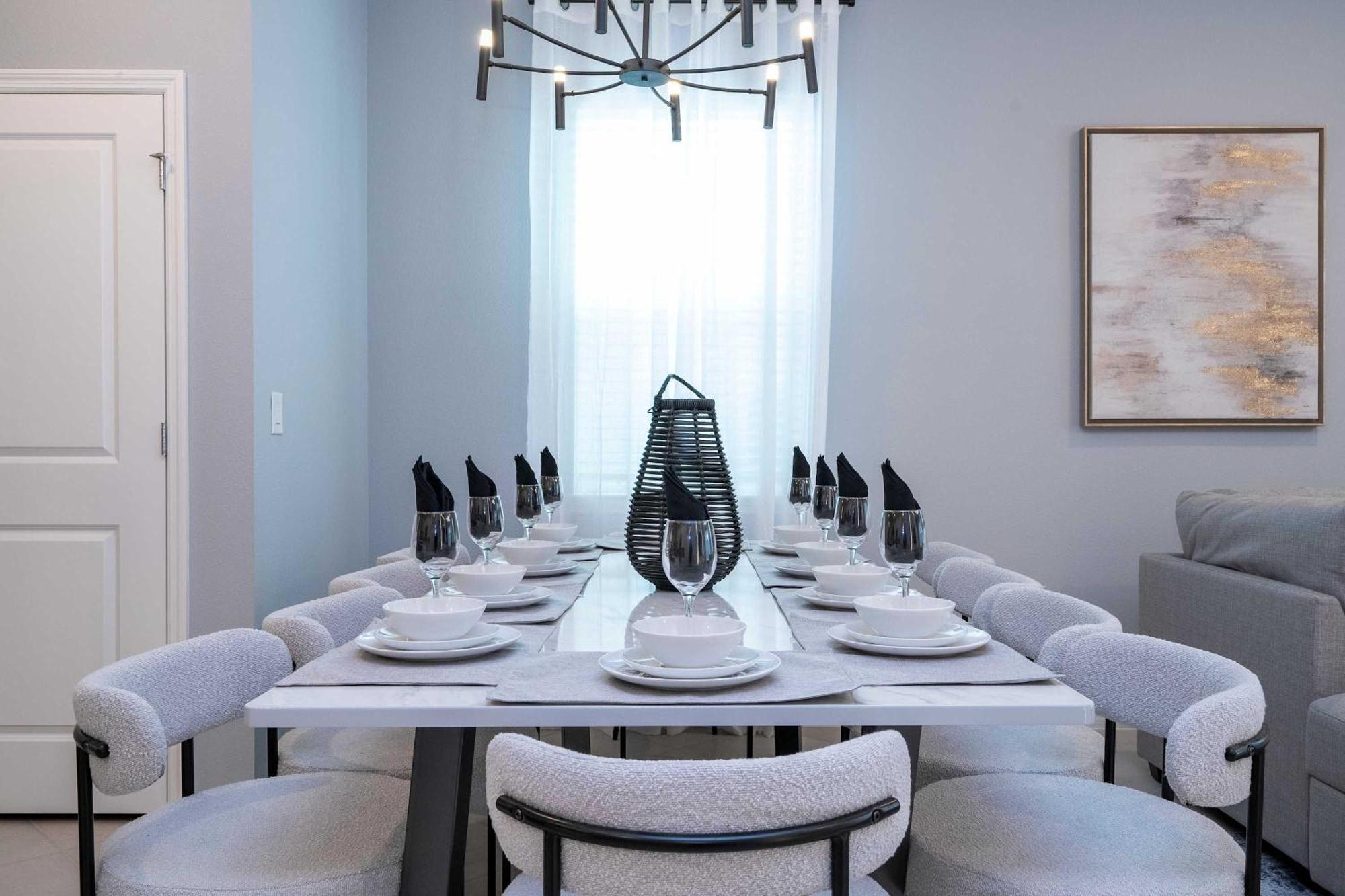 Luxury 7bd Close To With Pool And At Windsor Cay 16218