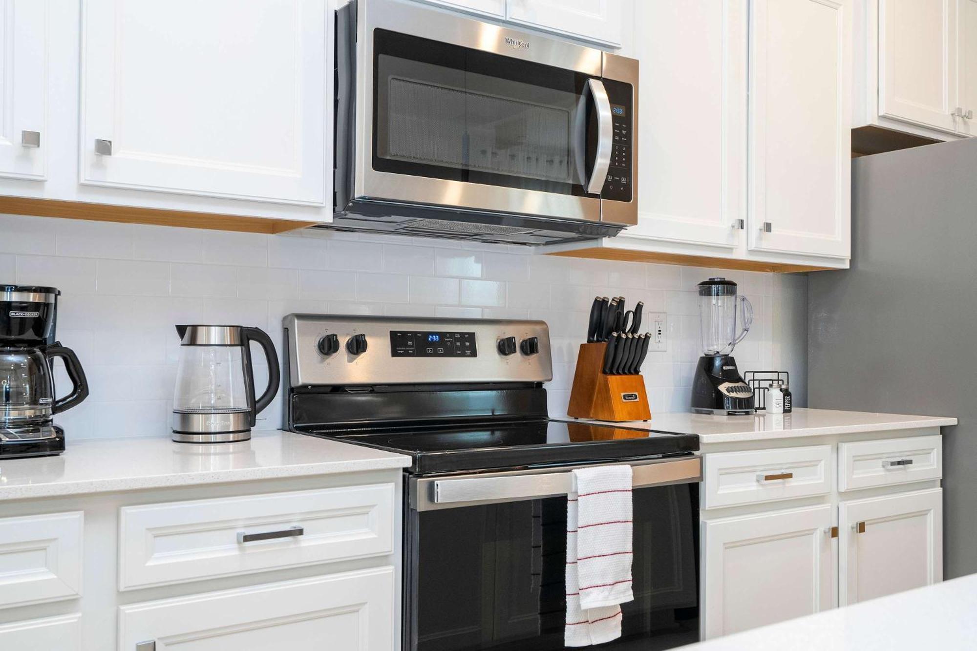 Holiday home Luxury 7bd Close To With Pool And At Windsor Cay 16218 *