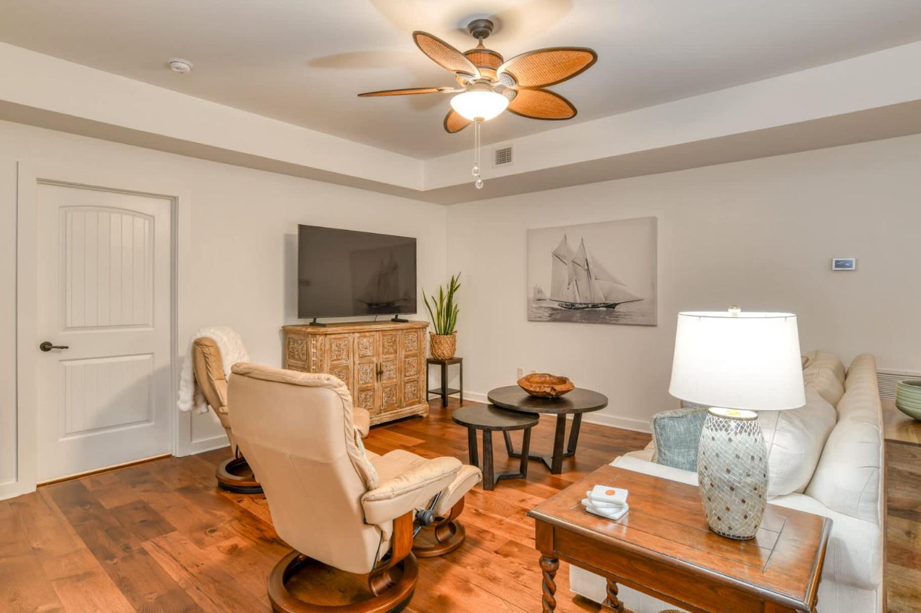 3 Bedroom Lagoon Front With Hard Surface Floors 5109p3 St. Augustine