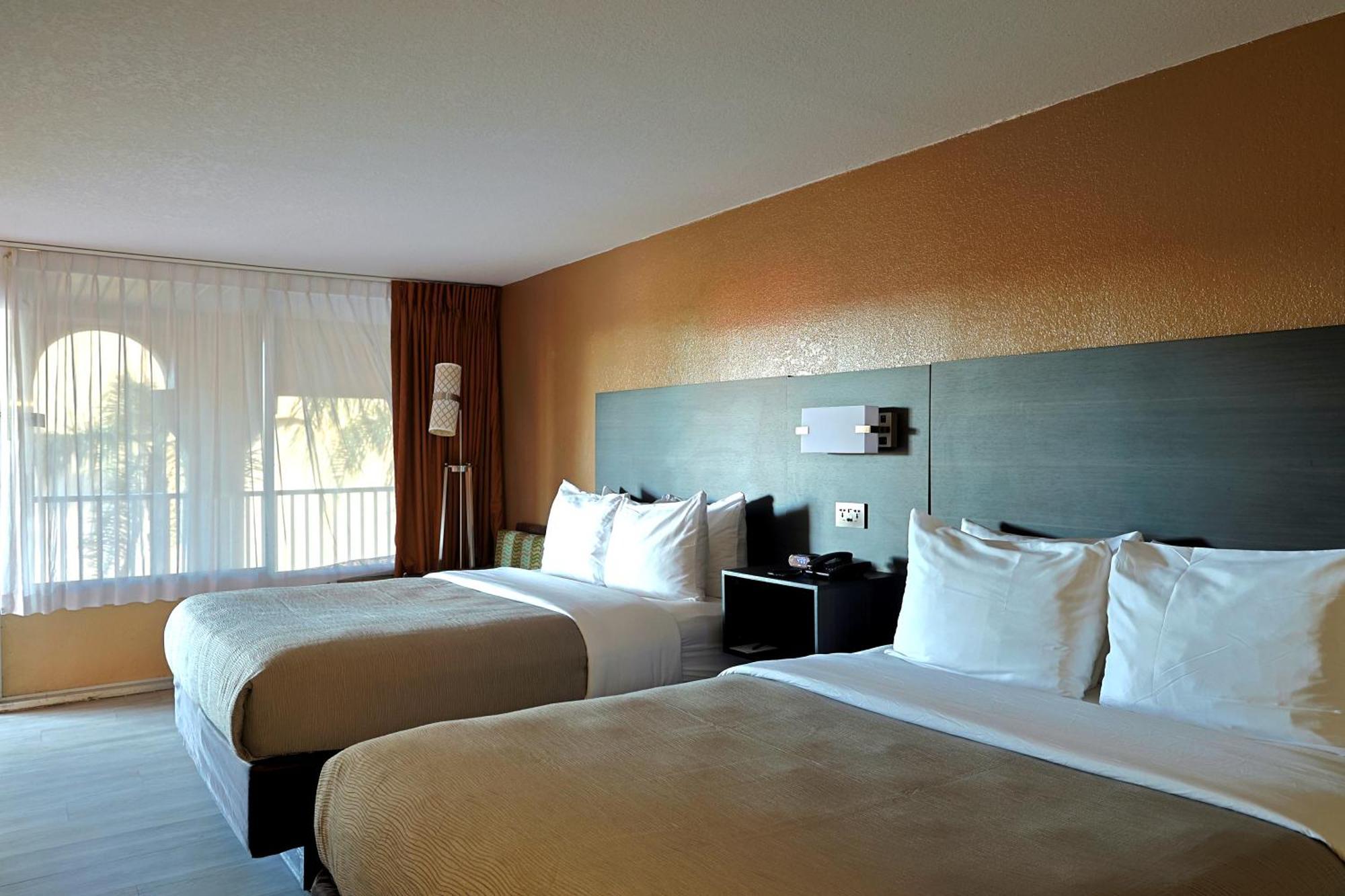 Quality Kennedy Space Center Inn 2*