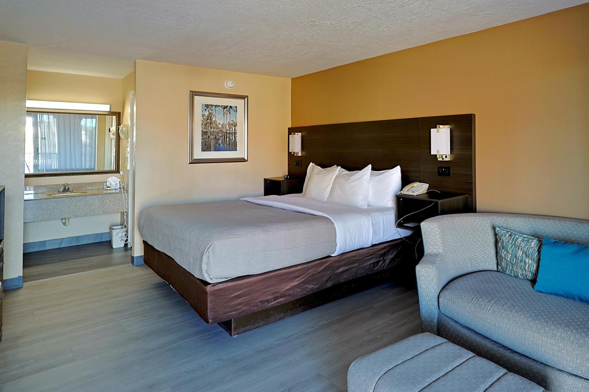 Inn Quality Kennedy Space Center 2*