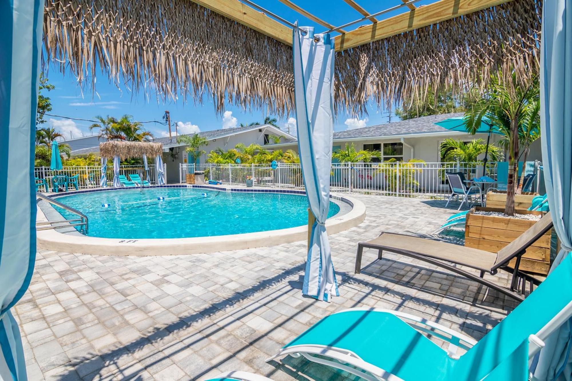 Inn Latitude 26 Waterfront Boutique - Myers 2*