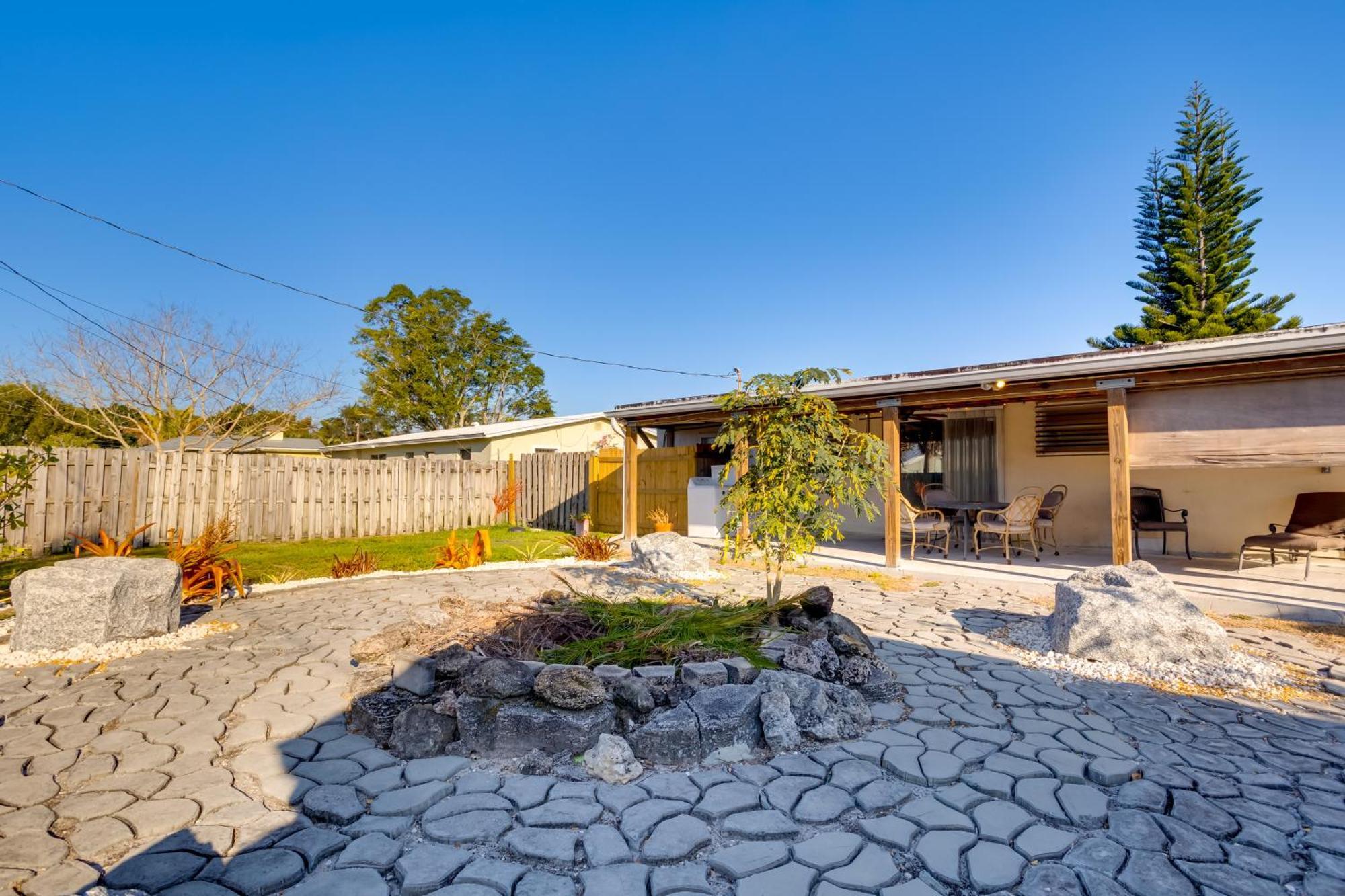 Pet-friendly Vacation With Fenced Yard Holiday home Stuart