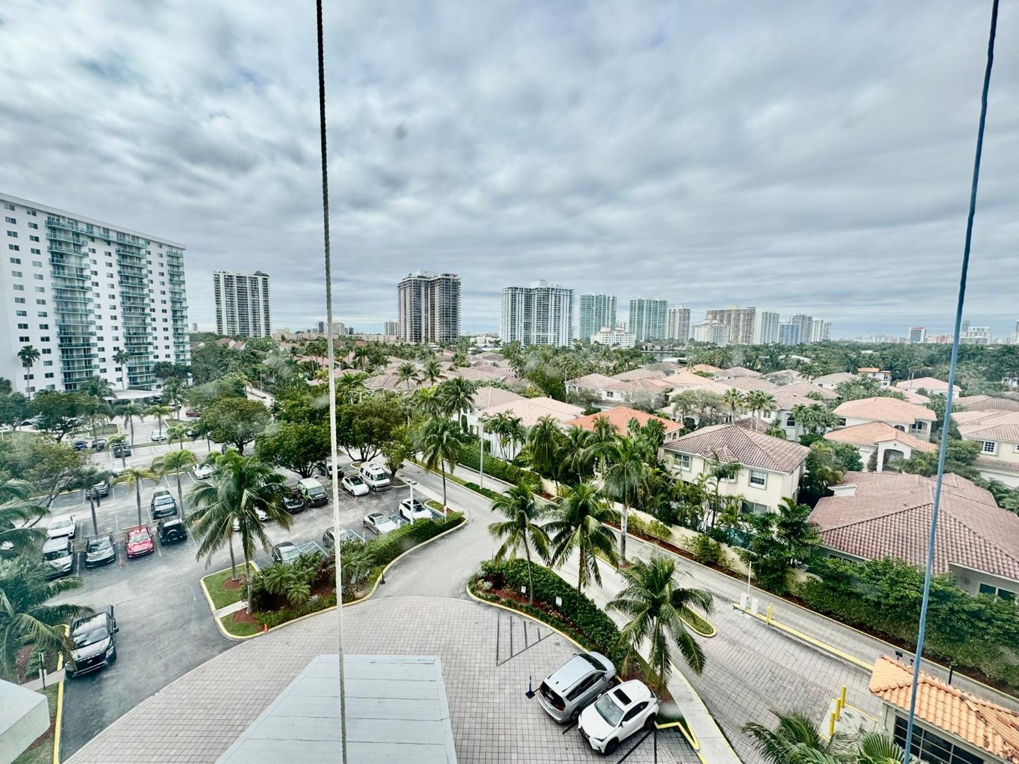 Luxury With Amenities Sunny Isles * Sunny Isles Beach