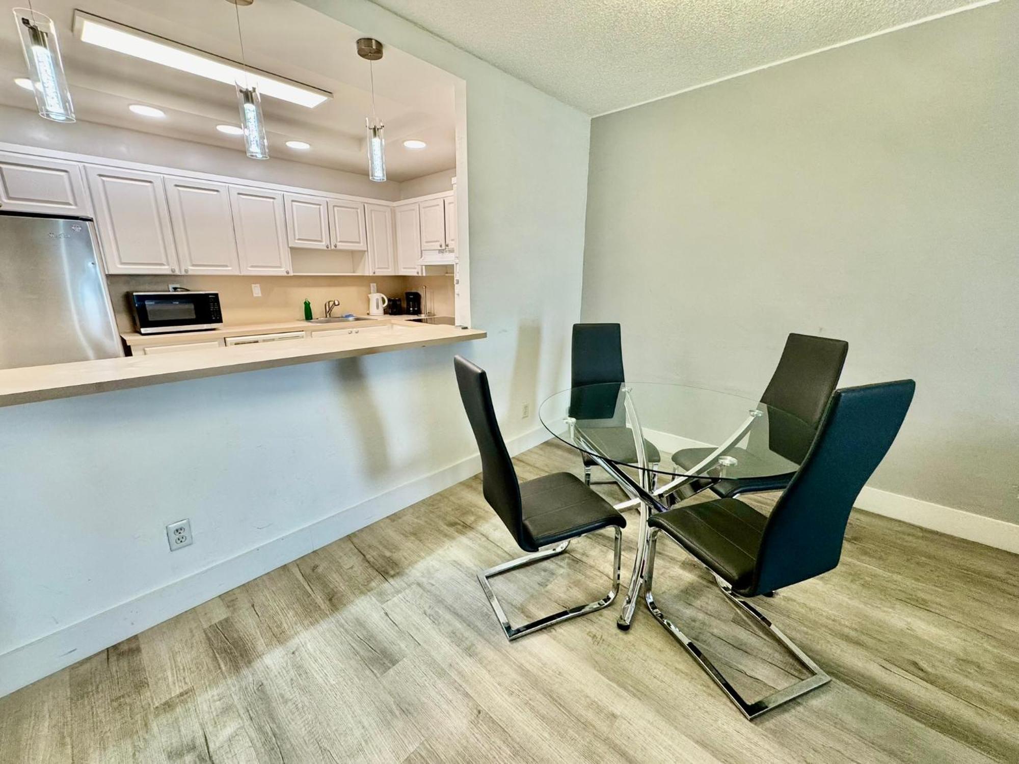 Luxury With Amenities Sunny Isles Apartment *