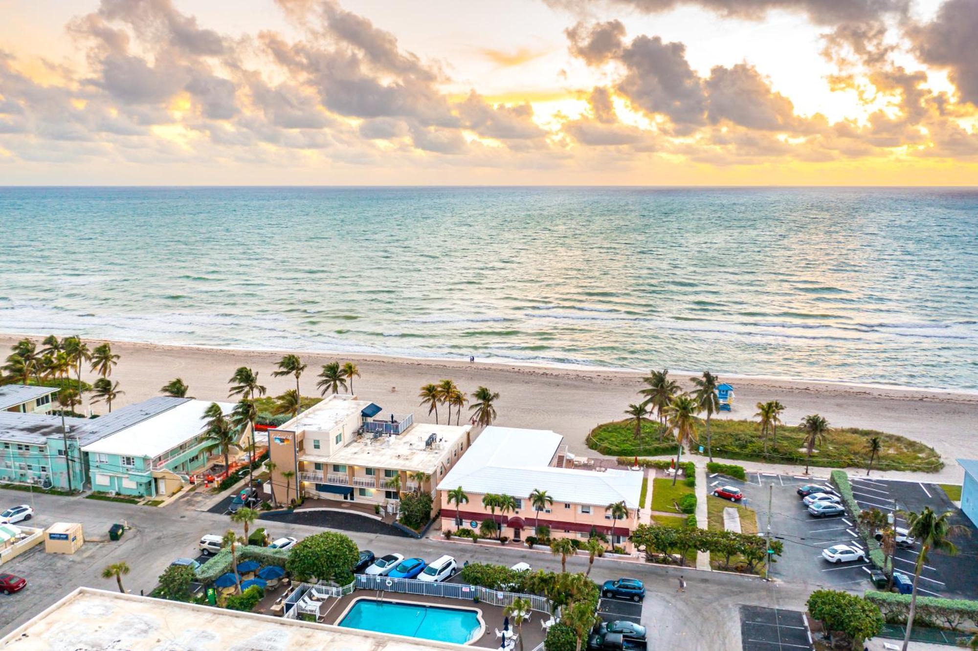 Enchanted Isle Aparthotel 3*