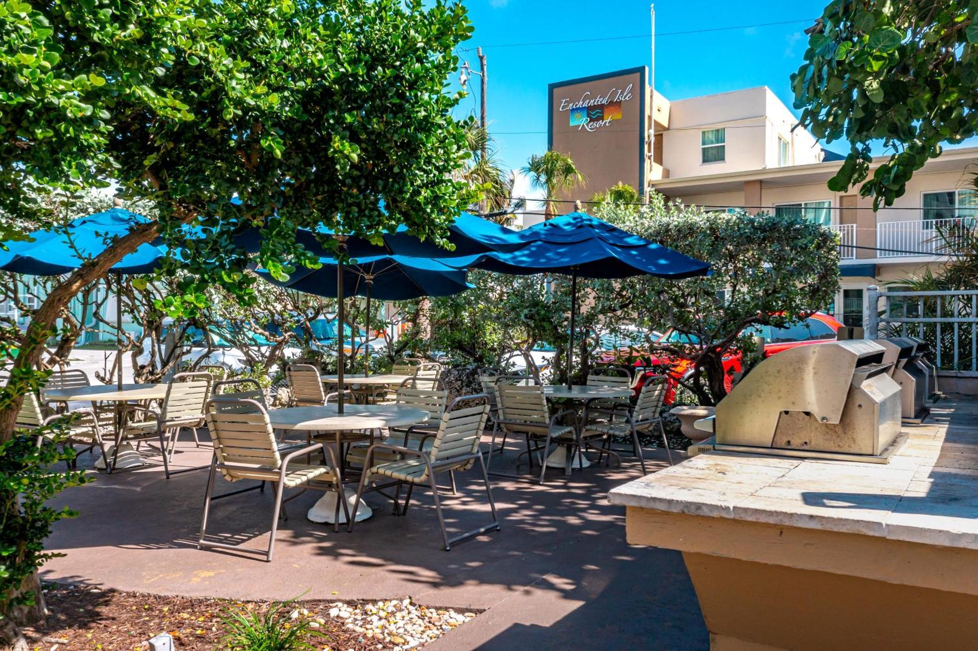 Enchanted Isle Aparthotel 3*