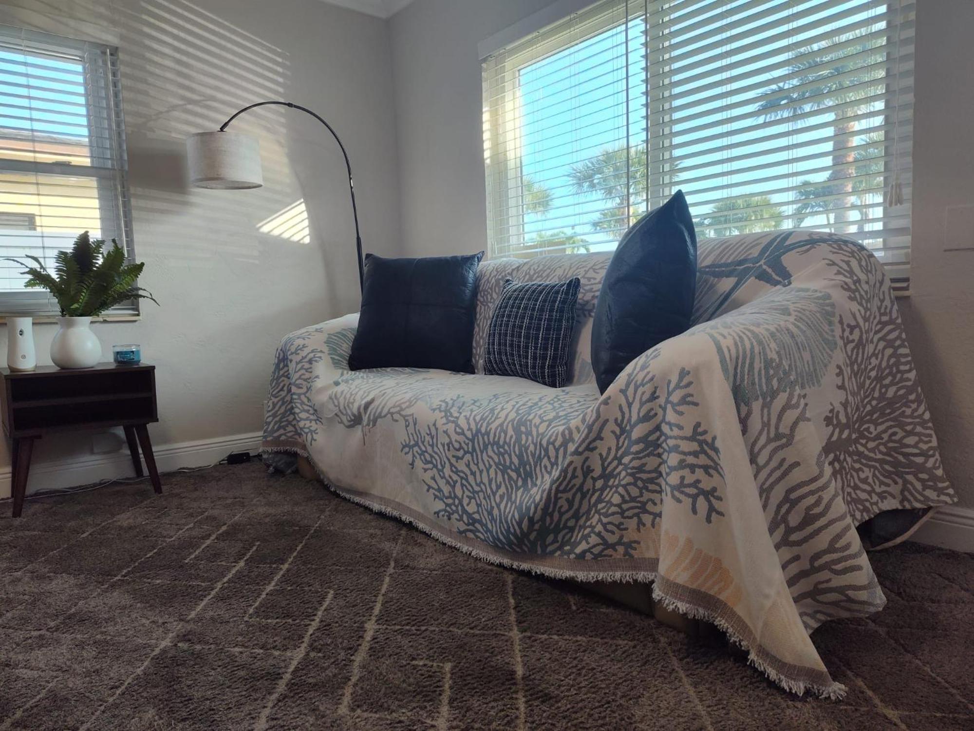 Sun-sea Oasis With Pool Dania Fl Location In Fl