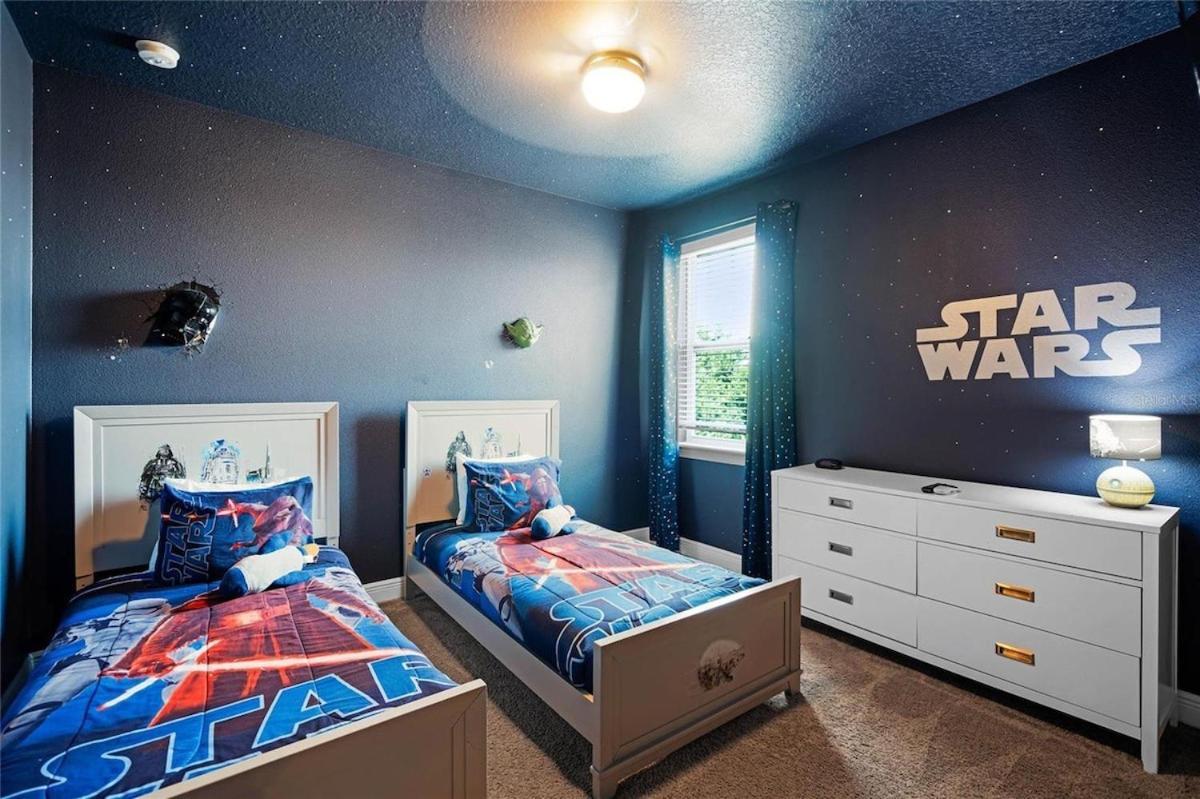 Epic 8br 8ba 4k Sq Ft With Movie Theater Private Pool Sauna Hot Tub Firepit Gaming And Arcade - 10mins From Fl *