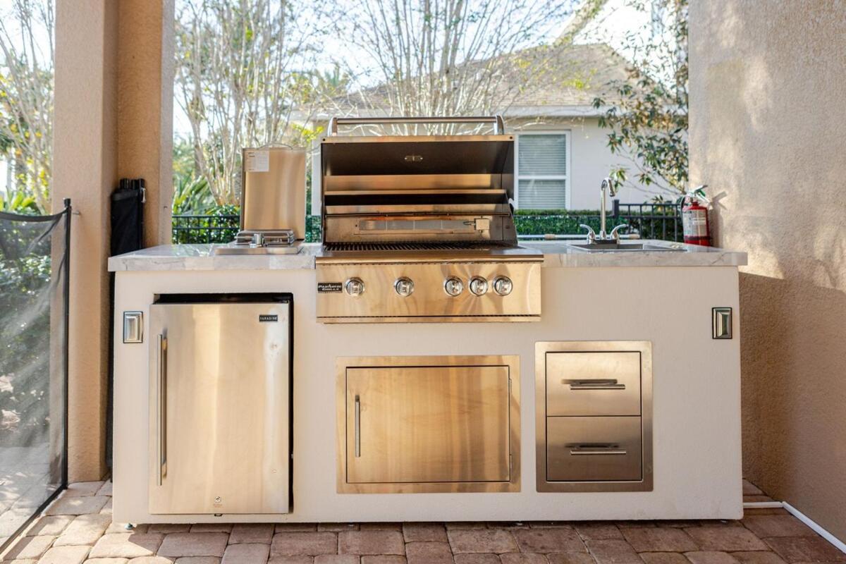 Villa Epic 8br 8ba 4k Sq Ft With Movie Theater Private Pool Sauna Hot Tub Firepit Gaming And Arcade - 10mins From Fl Orlando