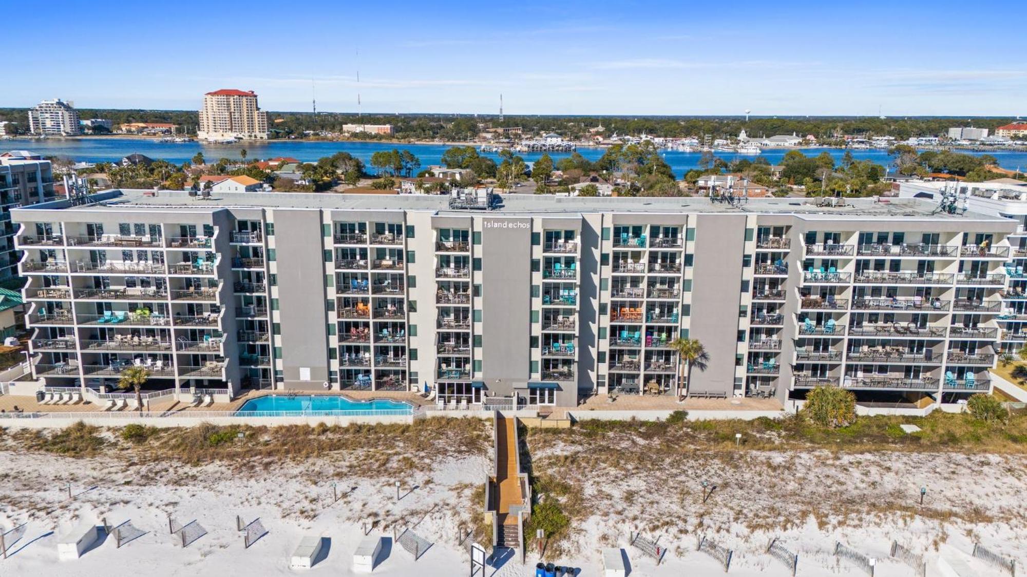 Front, Sugar Shores 2a, Free Activities Included! Holiday home Fort Walton Beach