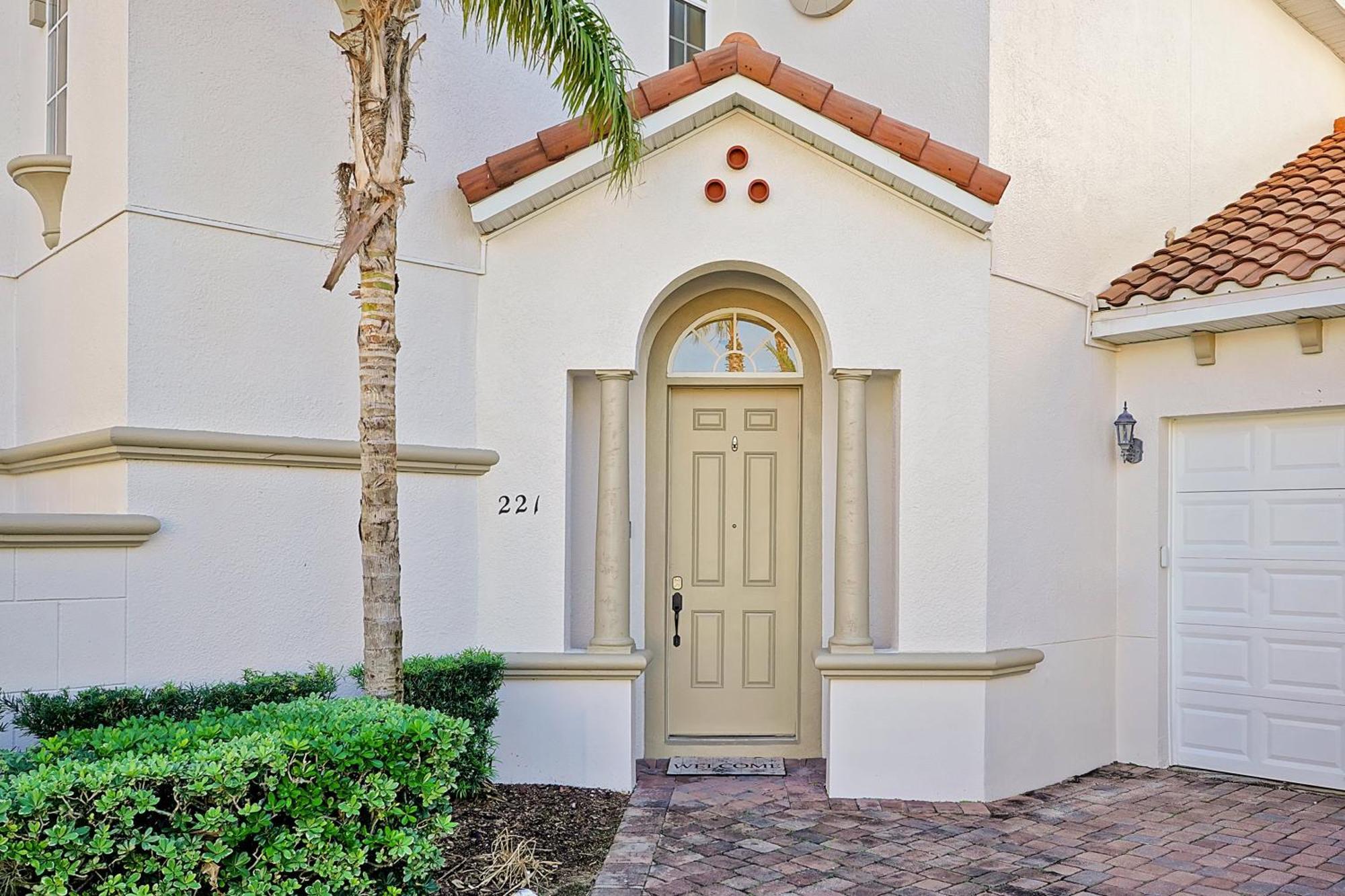 Tuscan Hills Home: Private Pool, Game Room& Near Holiday home Davenport