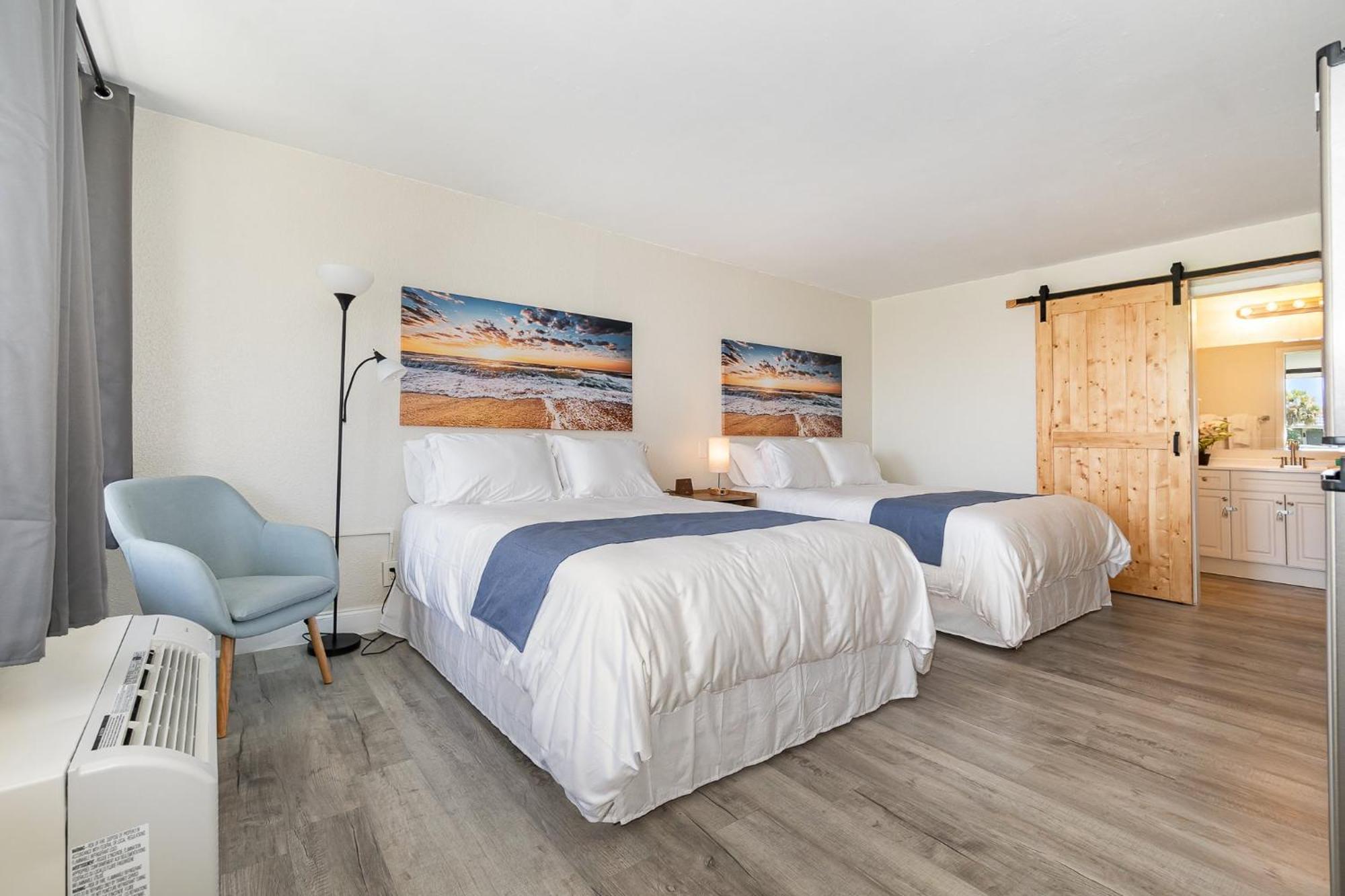 Charming Suite: Smart Tv, Modern Amenities & Pool Access Holiday home