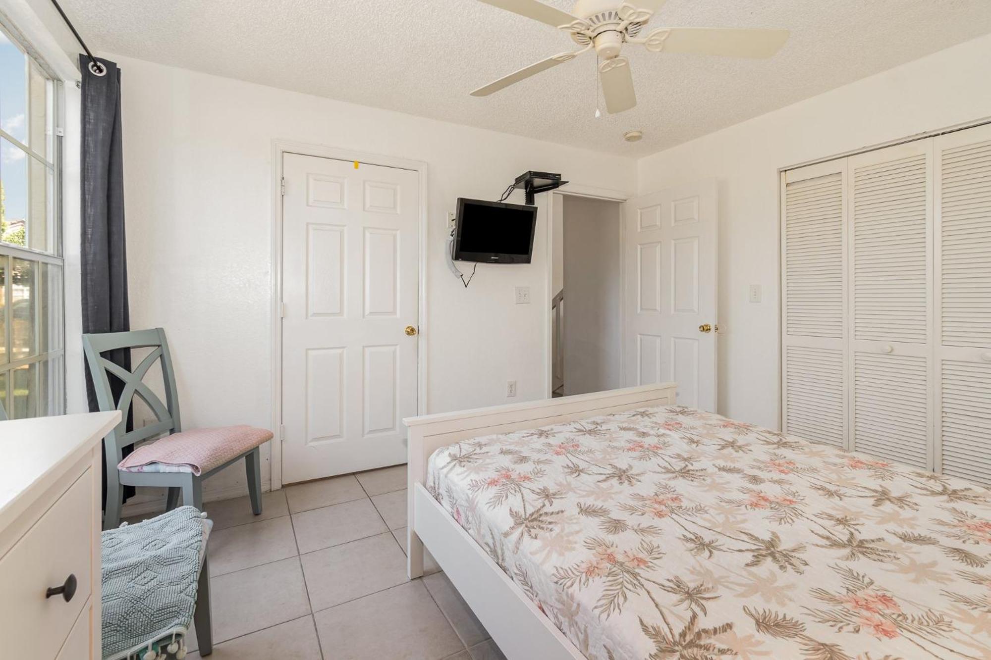 Family W/ Pool & Water Views, Near Holiday home Kissimmee
