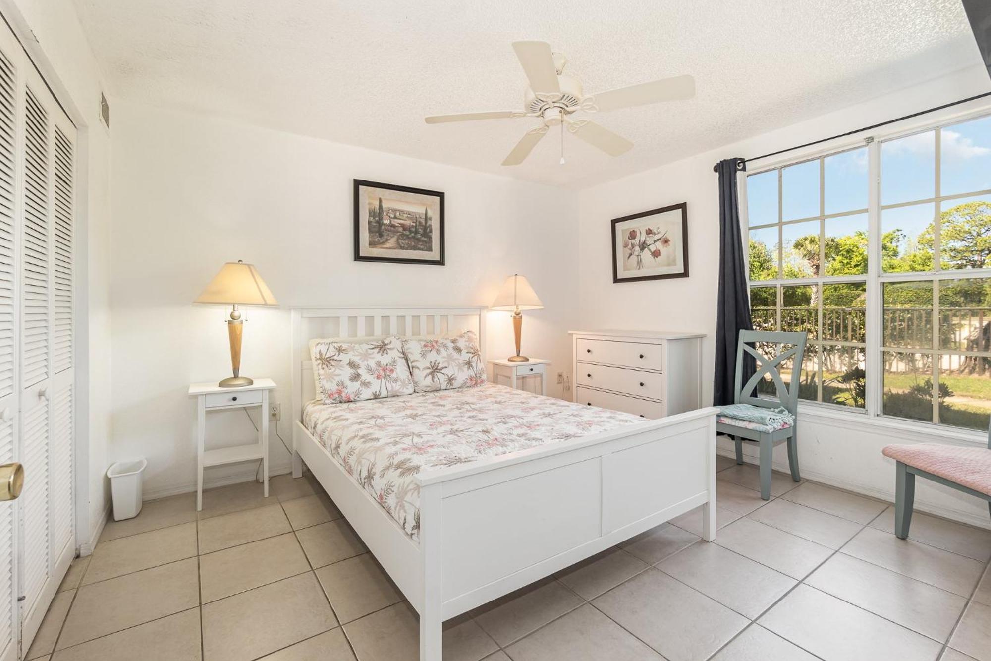 Holiday home Family W/ Pool & Water Views, Near
