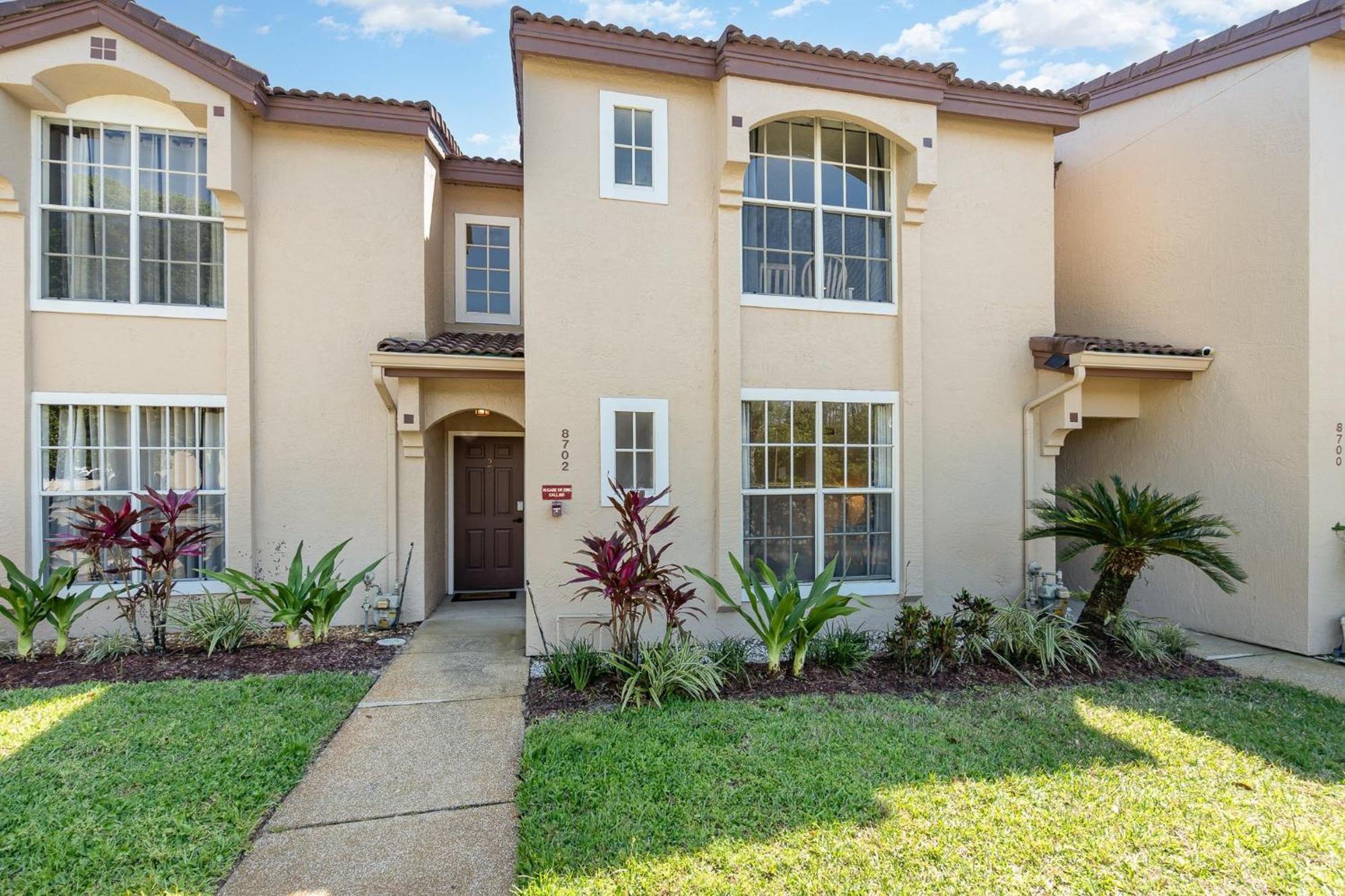 Family W/ Pool & Water Views, Near