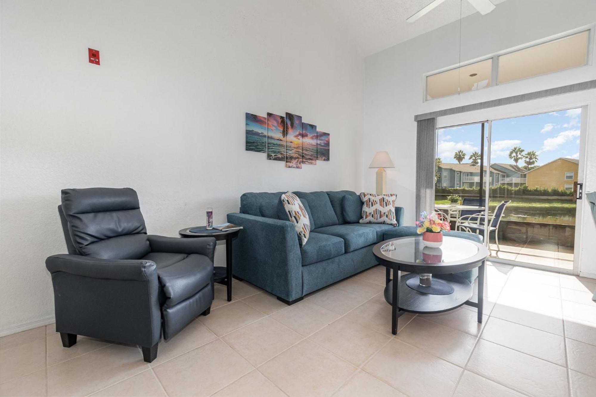Holiday home Family W/ Pool & Water Views, Near *