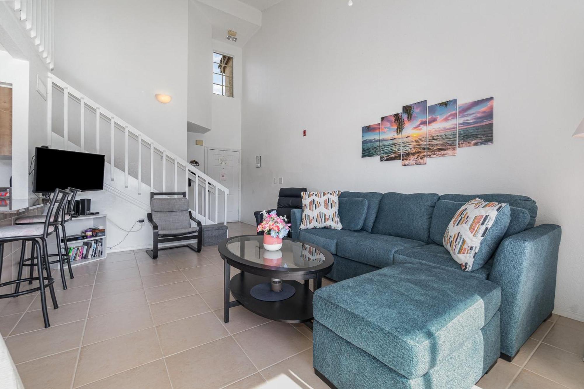Family W/ Pool & Water Views, Near Holiday home *