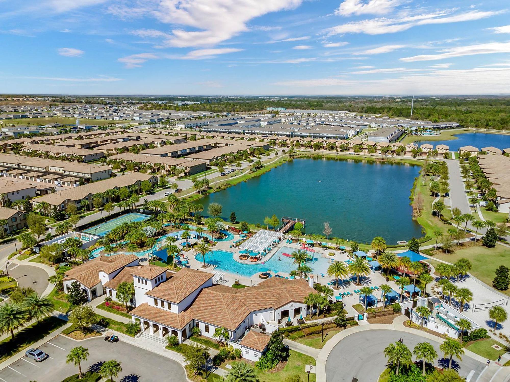 Holiday home Windsor At Westside: 8br Near W/ Pool & Game