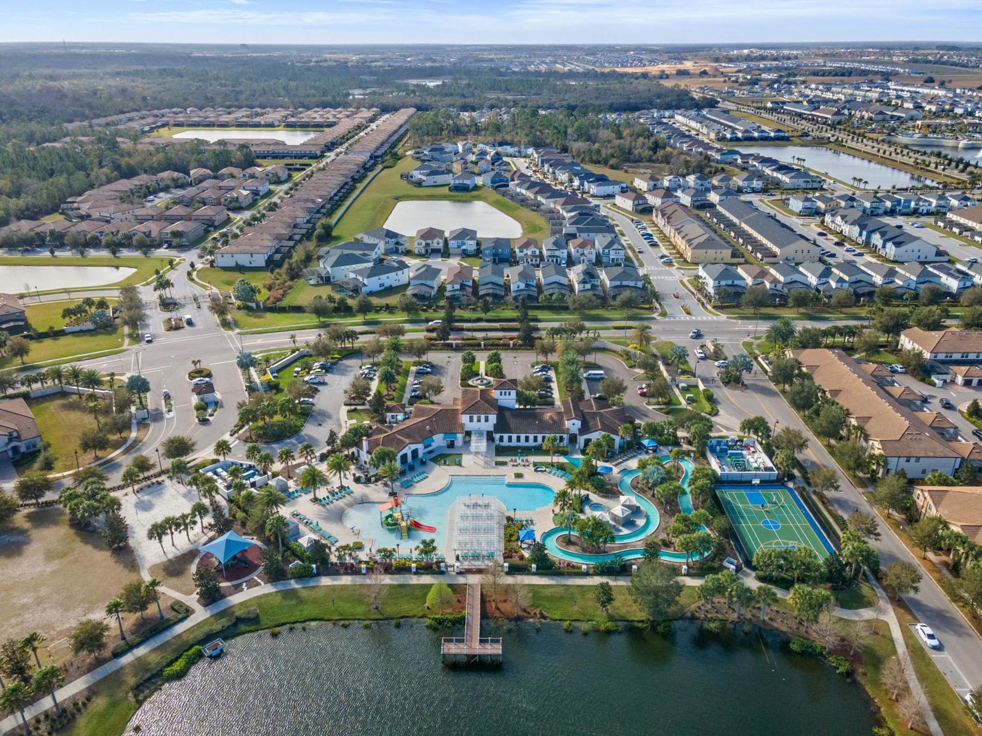 Holiday home Windsor At Westside: 8br Near W/ Pool & Game *