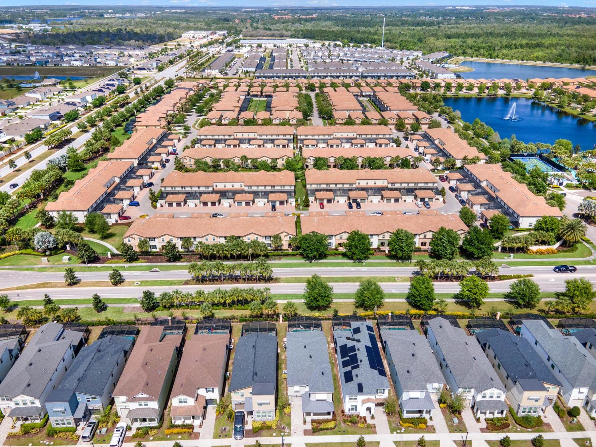 Windsor At Westside: 8br Near W/ Pool & Game *
