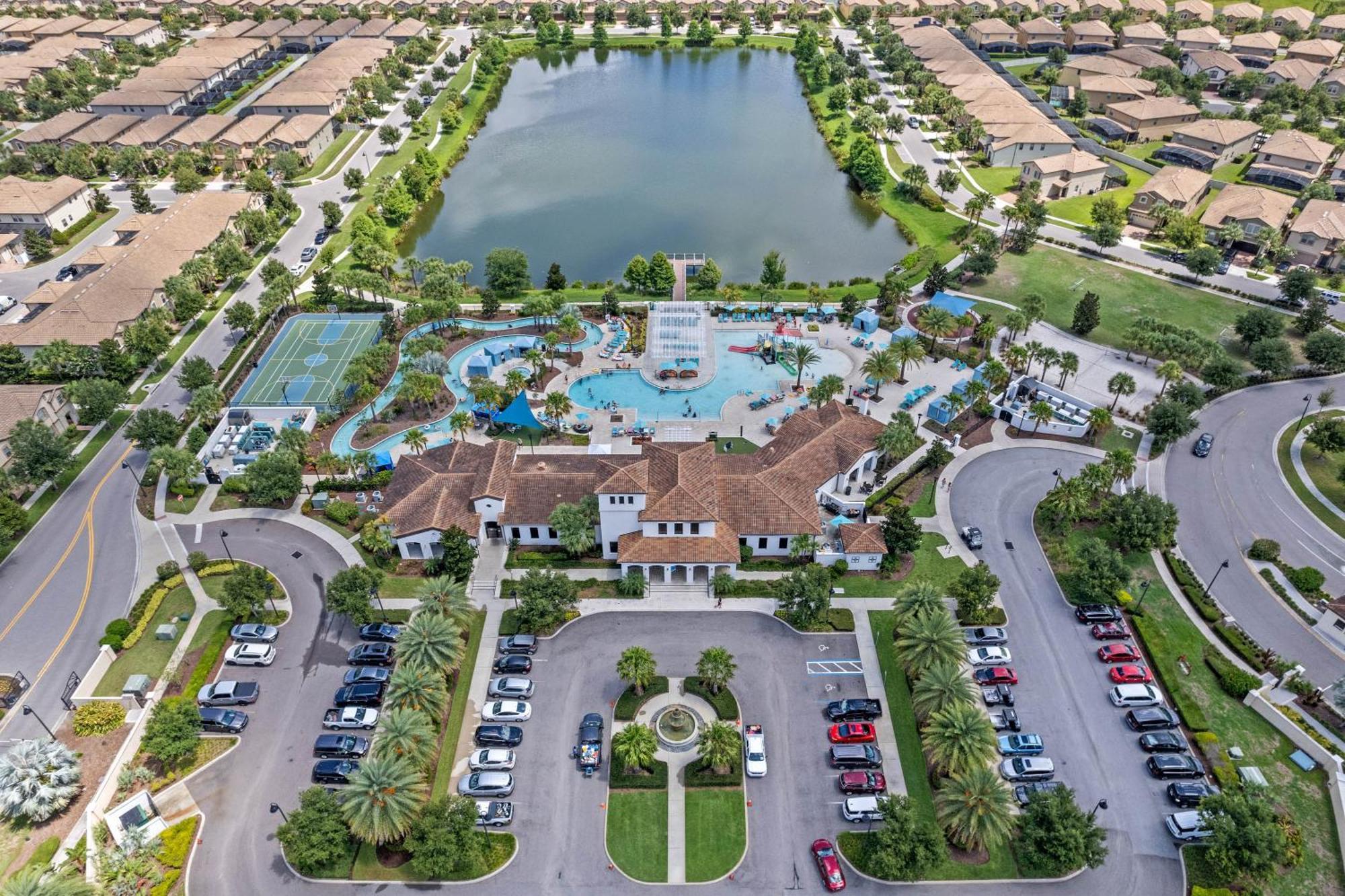 Windsor At Westside: 8br Near W/ Pool & Game Kissimmee