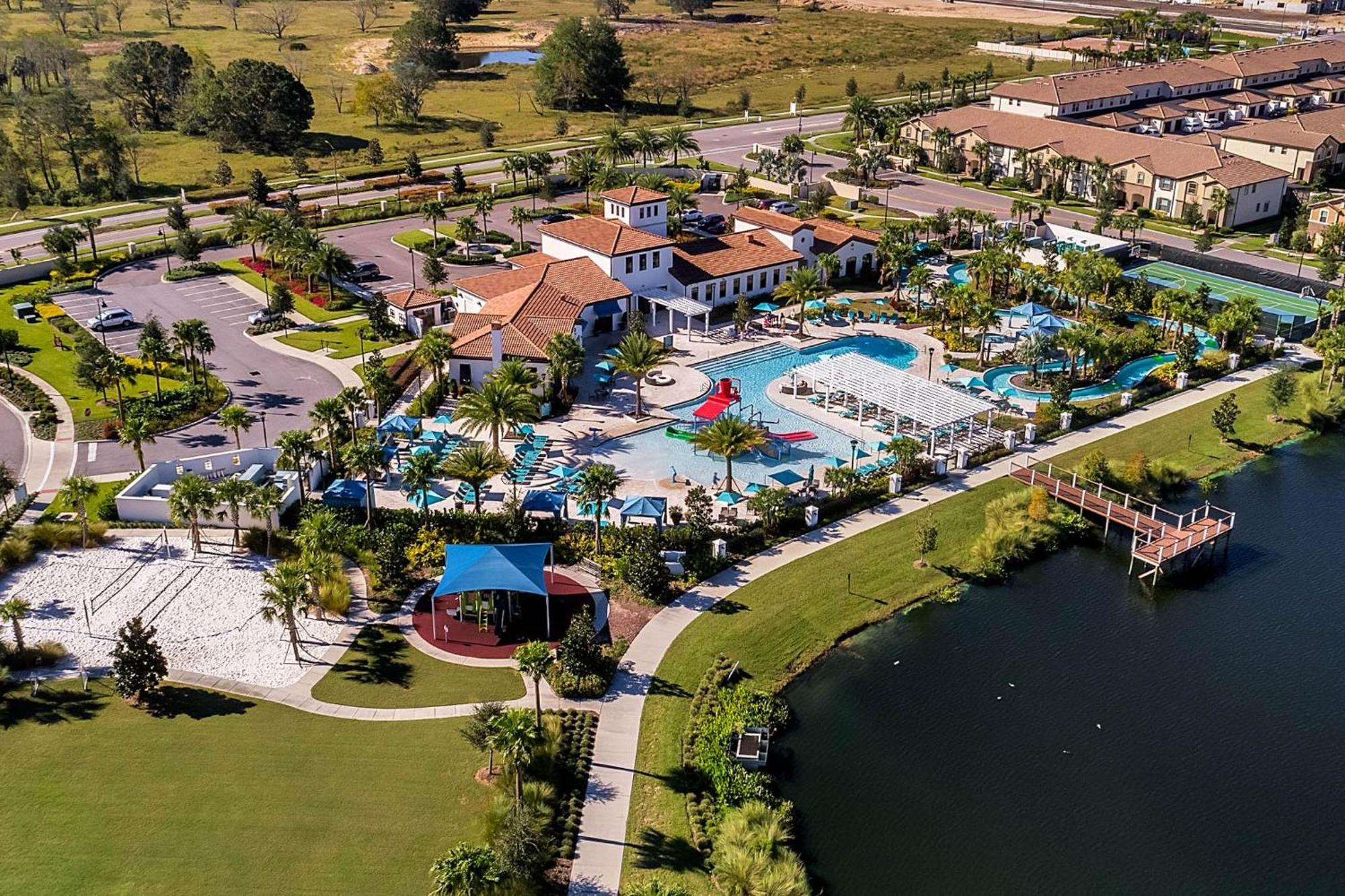 Windsor At Westside: 8br Near W/ Pool & Game * Kissimmee