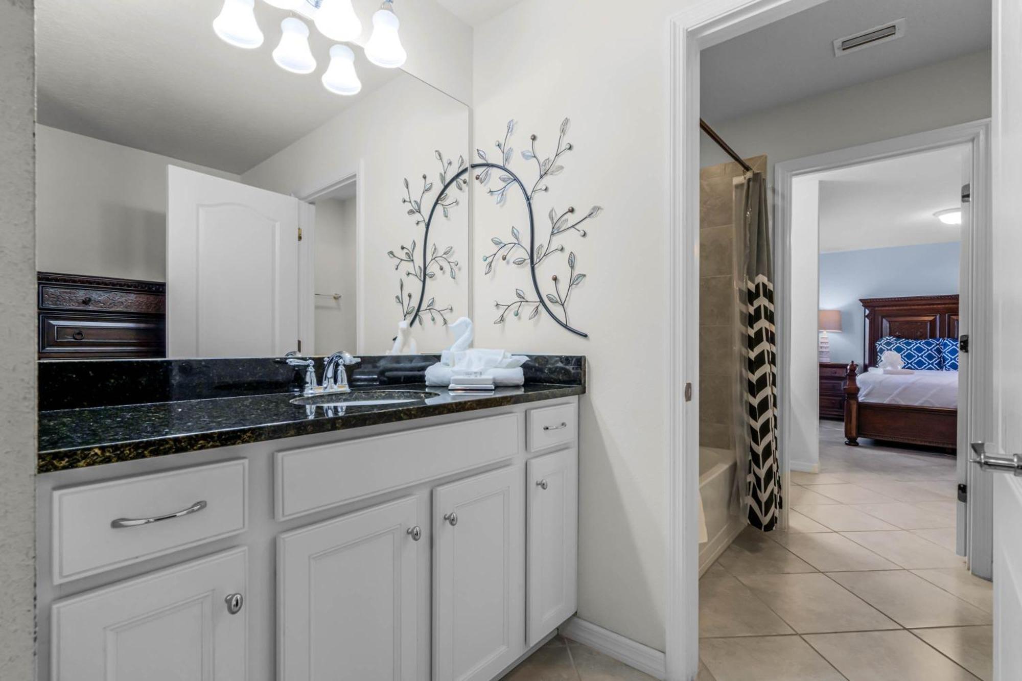 Windsor At Westside: 8br Near W/ Pool & Game *